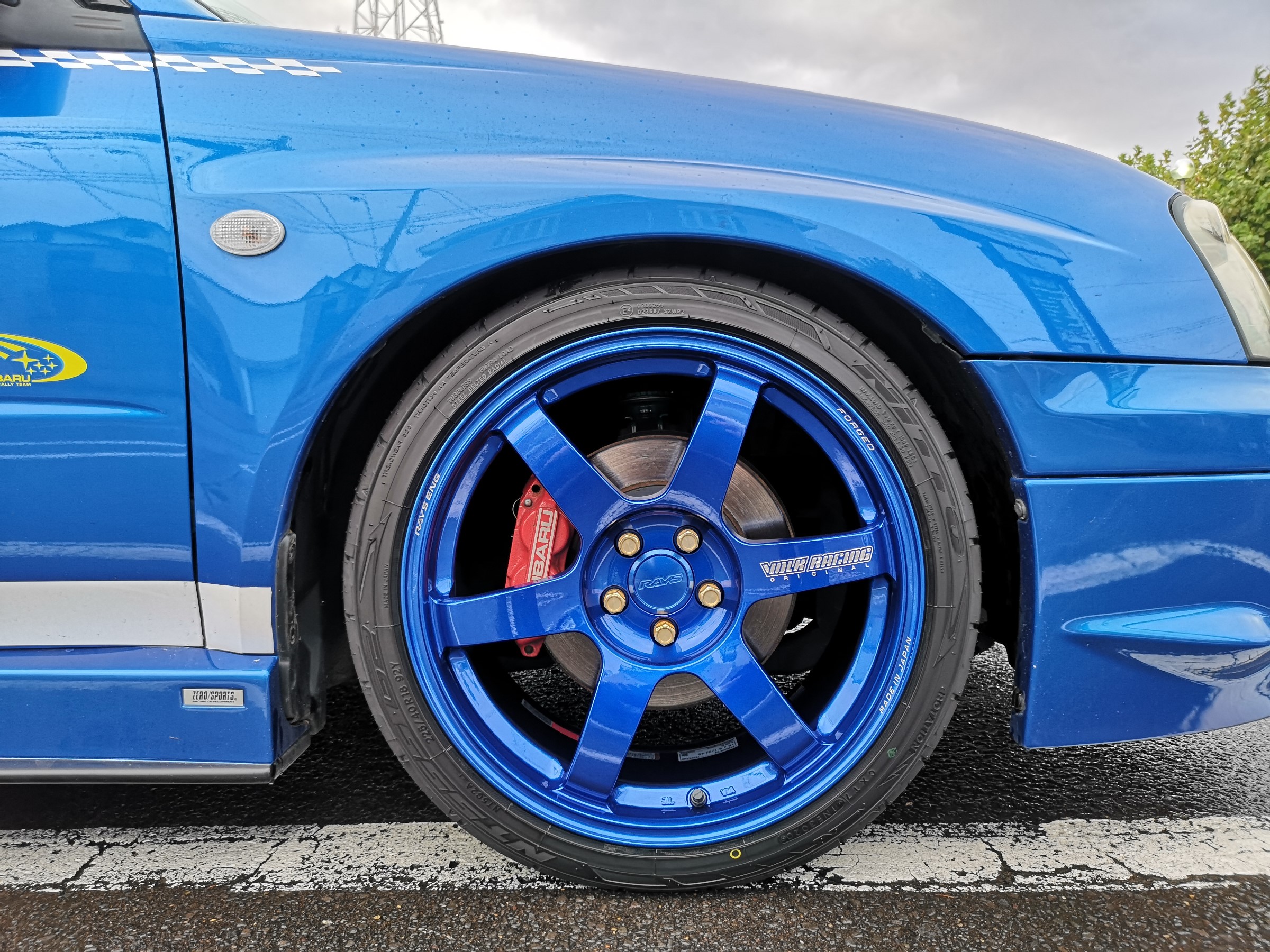 スバル インプレッサに レイズTE37SAGA 装着です | 店舗お