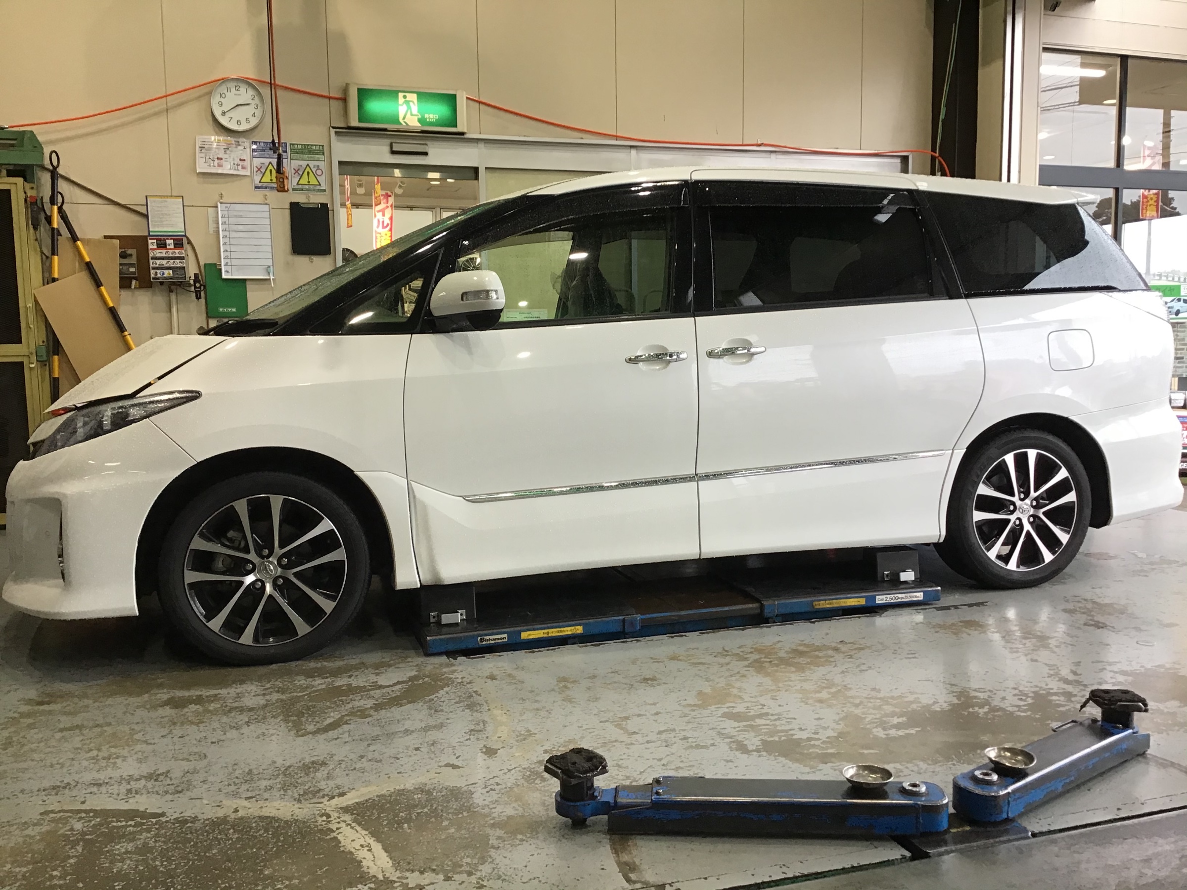 エスティマ 車高調 | トヨタ エスティマ | サービス事例 | タイヤ館