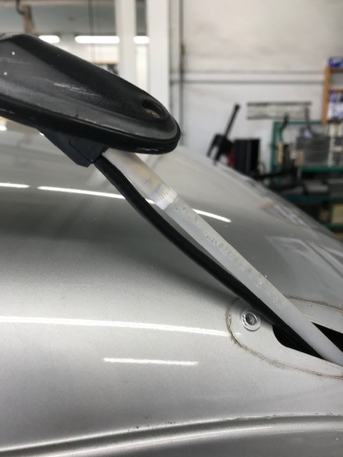 スズキ エブリイ アンテナ交換 スズキ エブリイワゴン メンテナンス商品 カー用品取付 Av商品取付 サービス事例 タイヤ館 瀬谷 神奈川県のタイヤ カー用品ショップ タイヤからはじまる トータルカーメンテナンス タイヤ館グループ