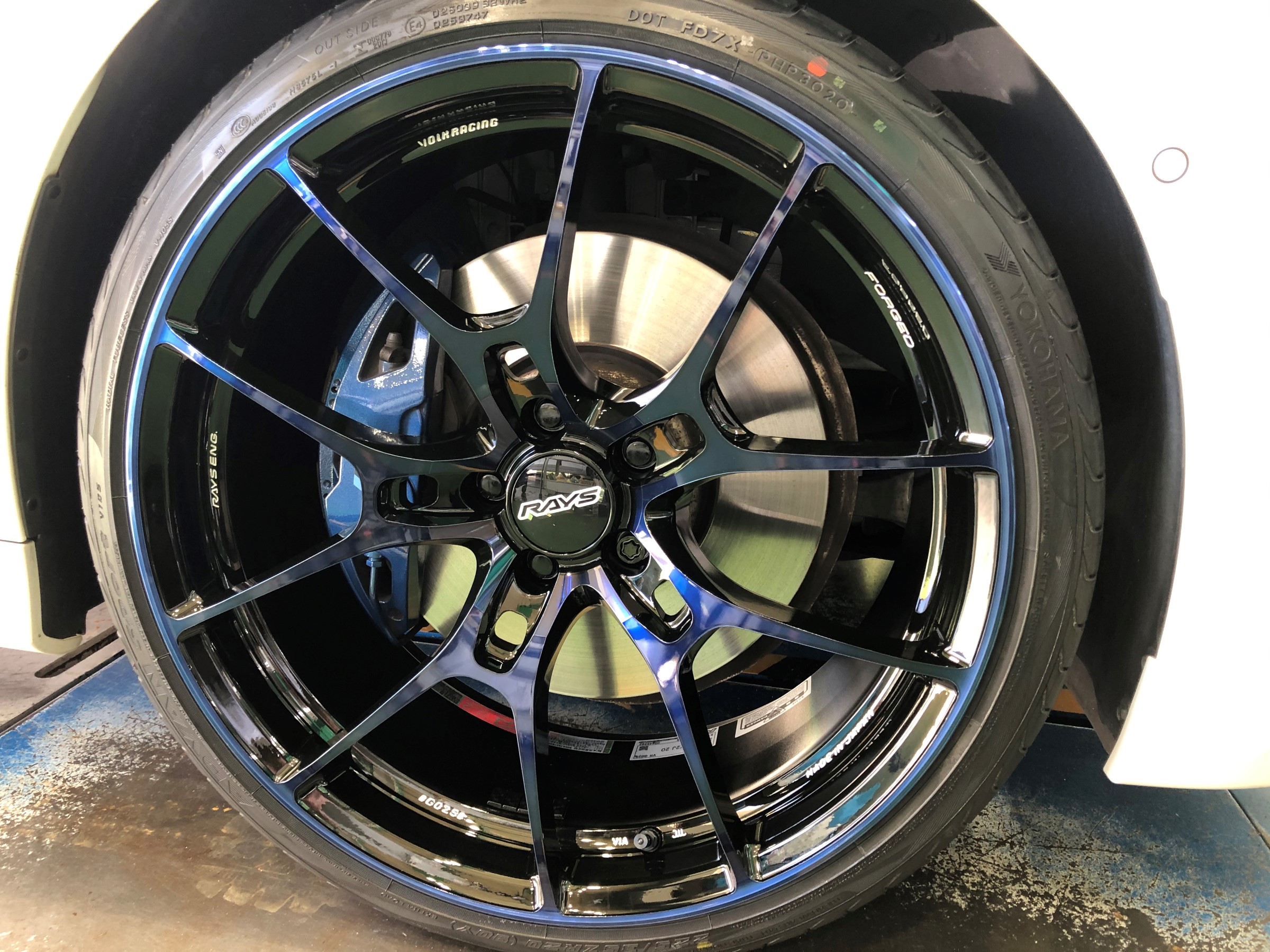 Bmw 330 G ホイール交換 Bmw 3シリーズ ホイール タイヤ ホイール関連 タイヤ ホイール交換 サービス事例 タイヤ館 長岡京 京都府 滋賀県のタイヤからはじまる トータルカーメンテナンス タイヤ館グループ