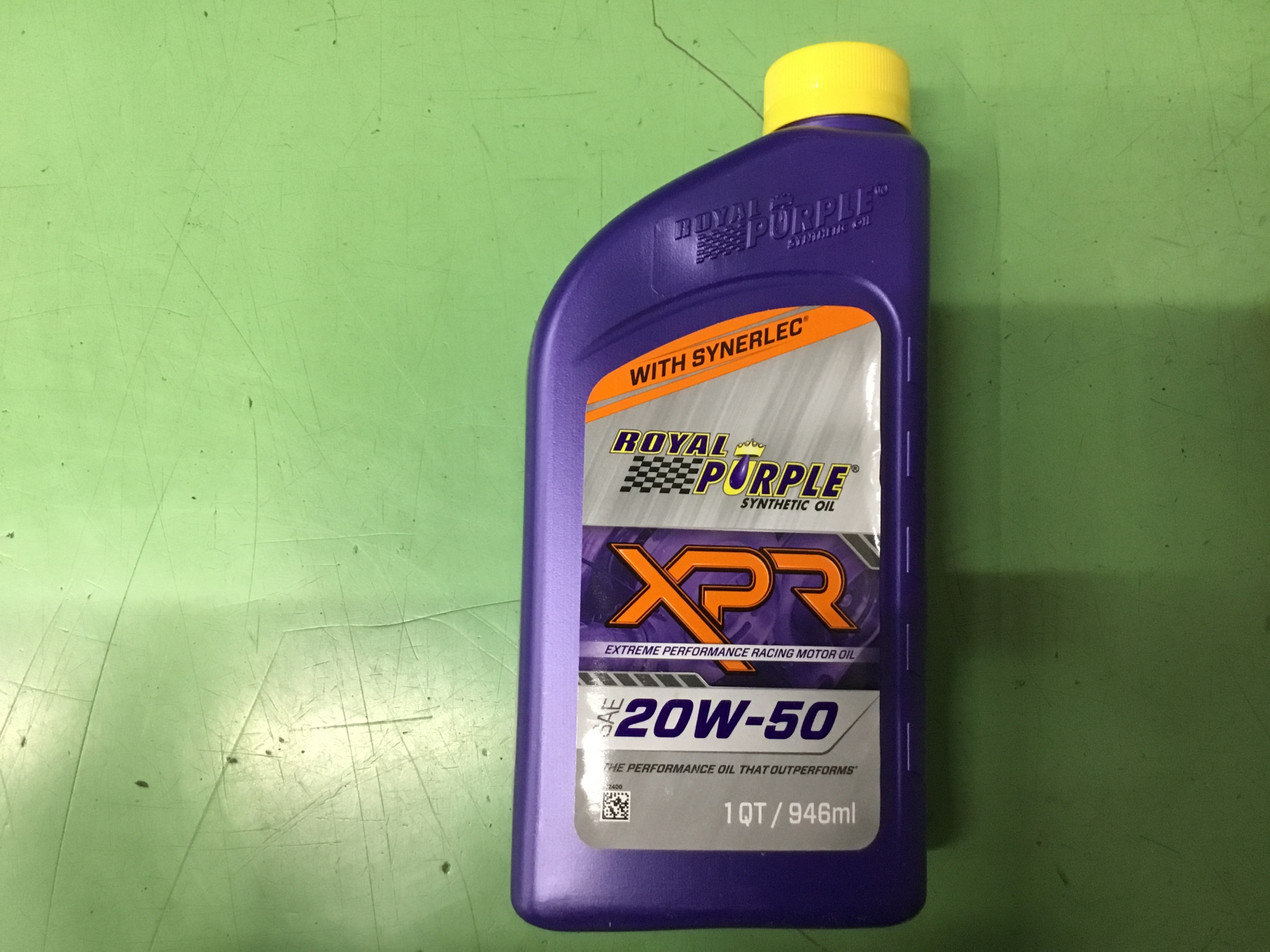 ようやく、念願のROYAL purple XPRエンジンオイル愛車に投入予定です