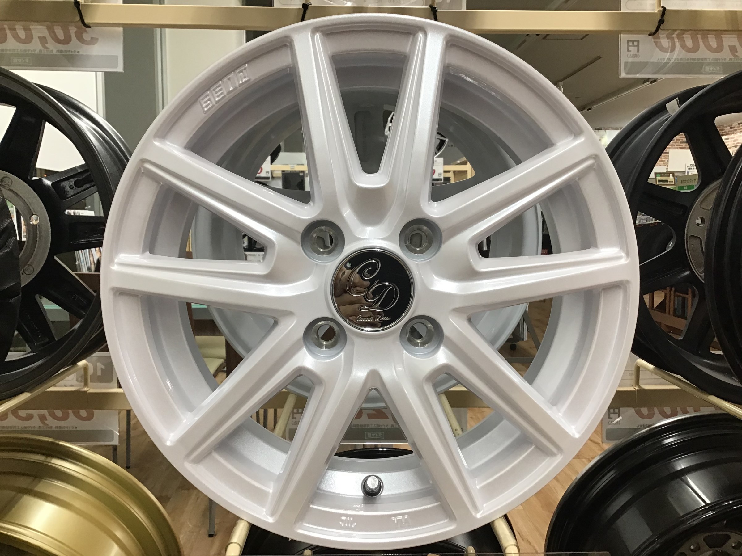 軽自動車にピッタリ白いホイール有ります | 店舗おススメ情報