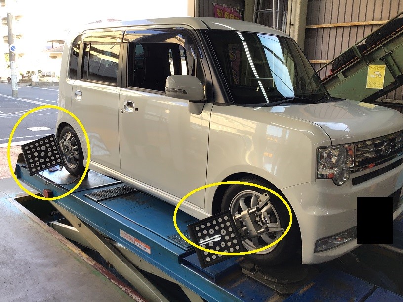 ダイハツ ムーヴコンテ 車高調整＆アライメント☆ | 店舗お