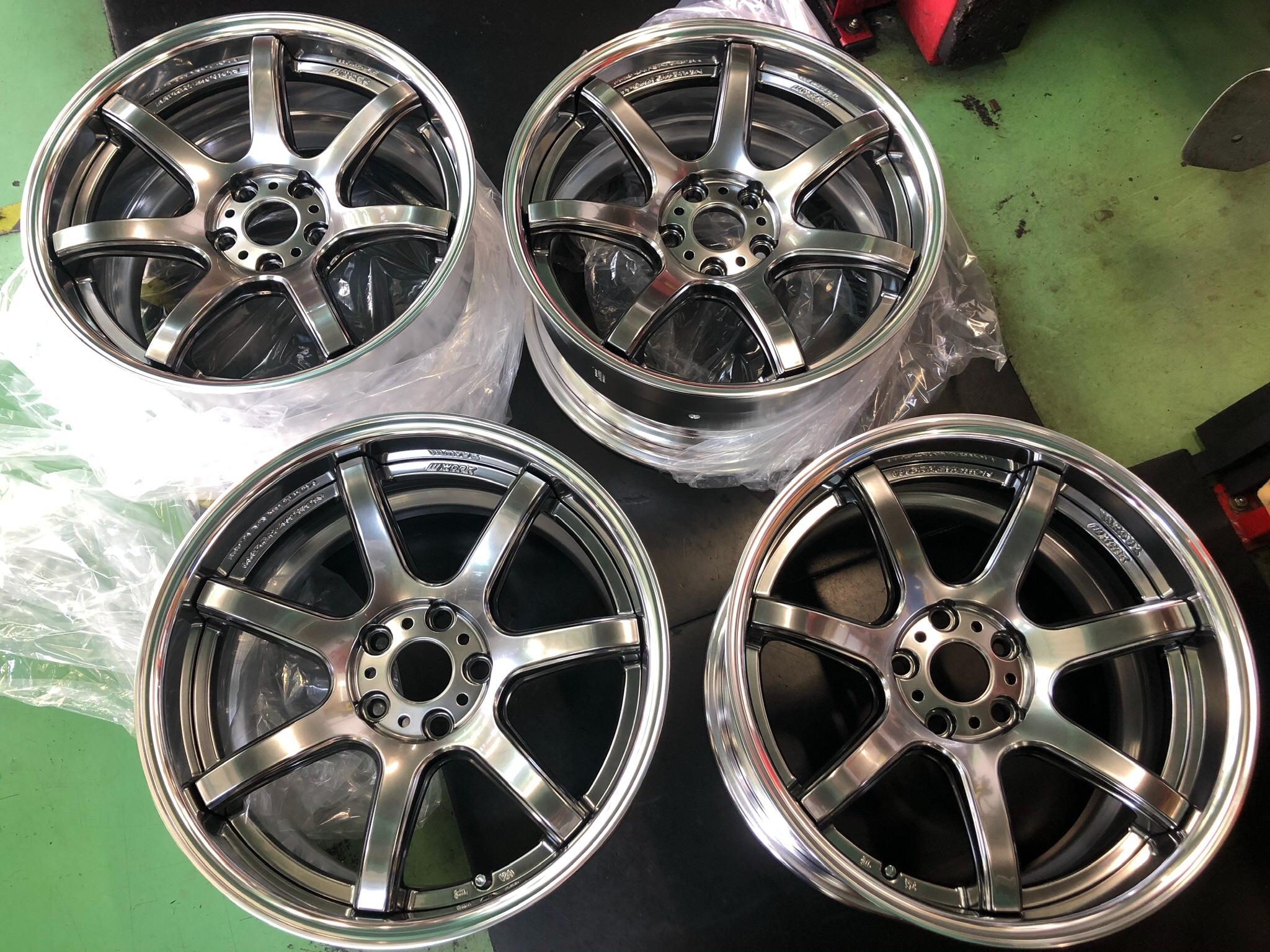 WORK EMOTION T7R グリミッドシルバーカラー18インチ入荷
