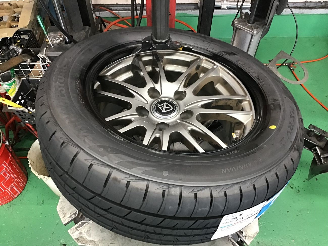 日産「ジューク」YF15 タイヤ交換 205/60R16 | 日産 ジューク タイヤ
