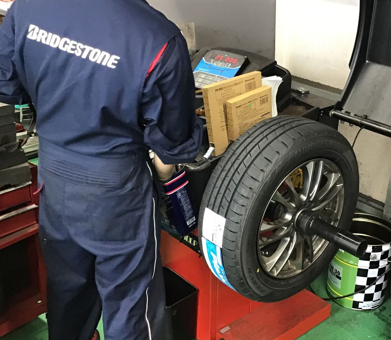 日産「ジューク」YF15 タイヤ交換 205/60R16 | 日産 ジューク タイヤ