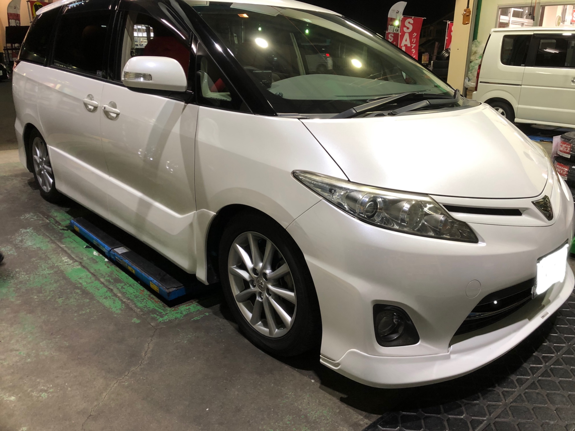 ５０系エスティマ タイヤホイール交換(^^)/ | トヨタ エスティマ