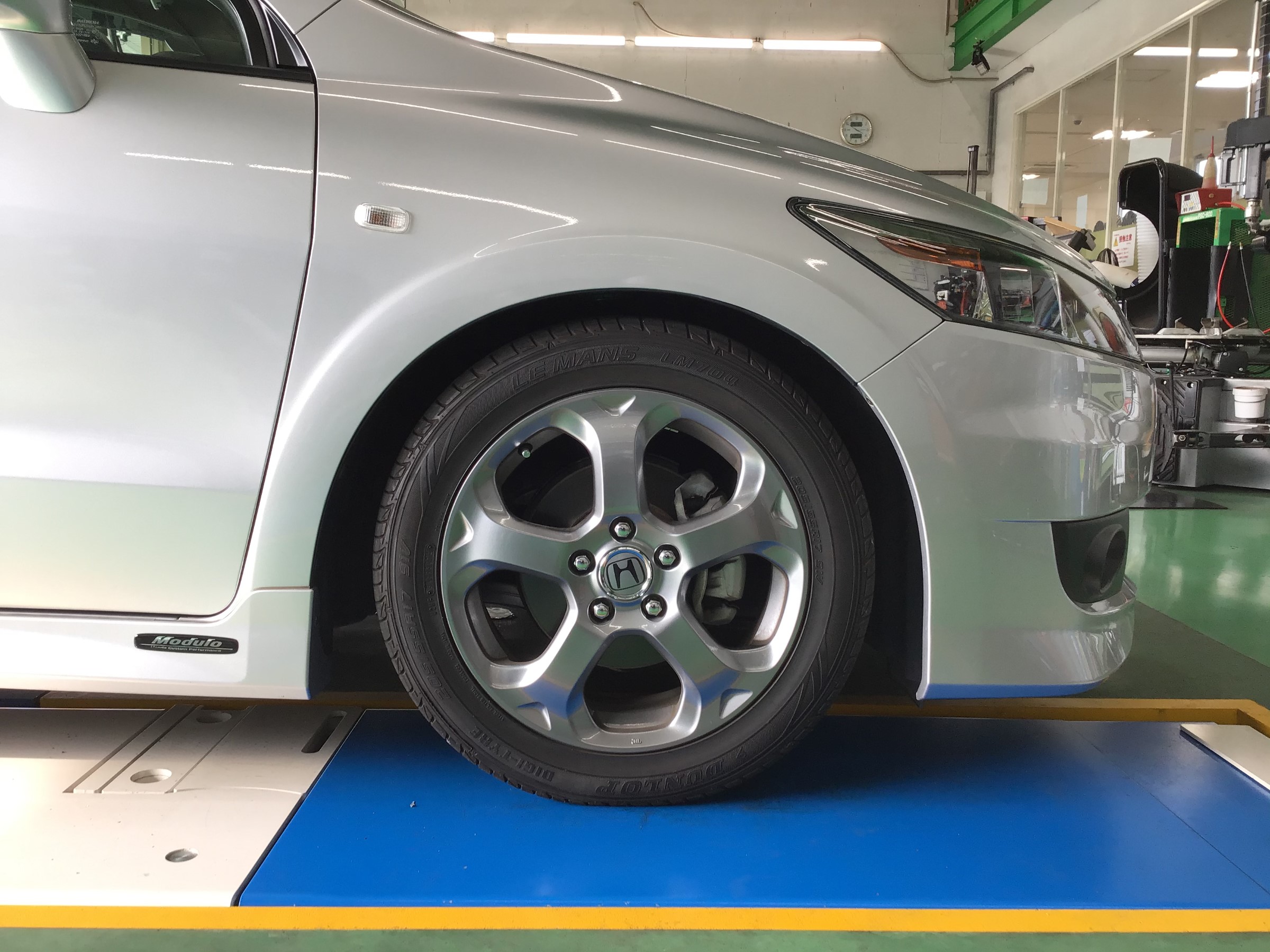 ホンダストリームRN6RN8社外車高調 ホンダ ストリーム(RN8) TEIN車高調取付け | 店舗おススメ情報