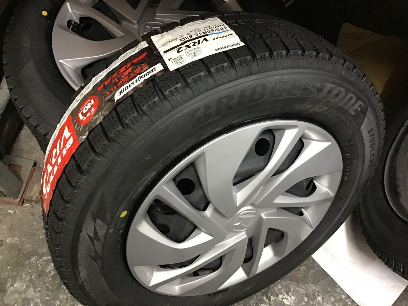 ホンダ「フリード」GB5 スタッドレスタイヤ＆ホイール交換 185/65R15