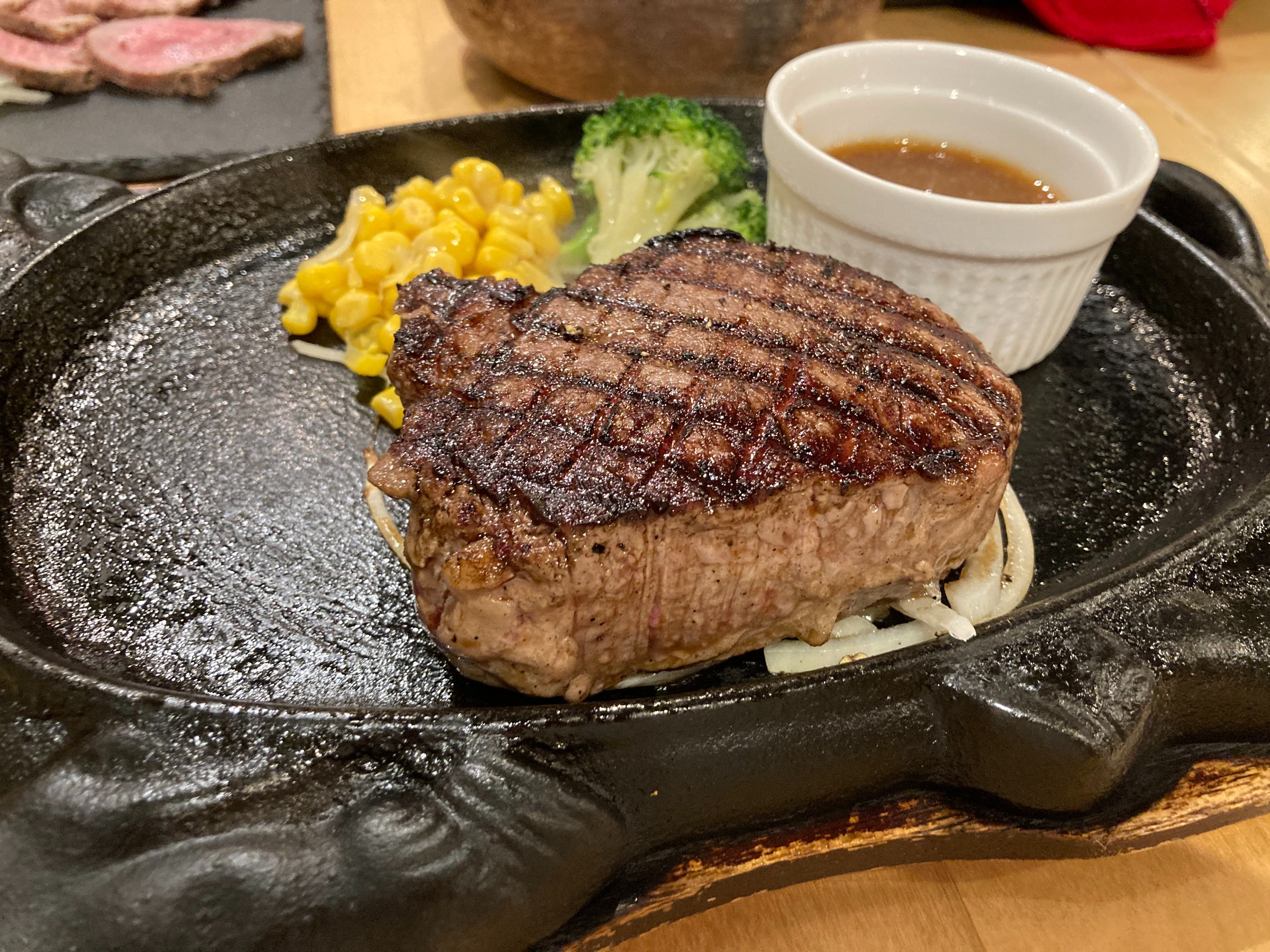 ステーキで精をつける聖なる夜 スタッフ日記 タイヤ館 土浦北インター 茨城県のタイヤ カー用品ショップ タイヤからはじまる トータルカーメンテナンス タイヤ館グループ
