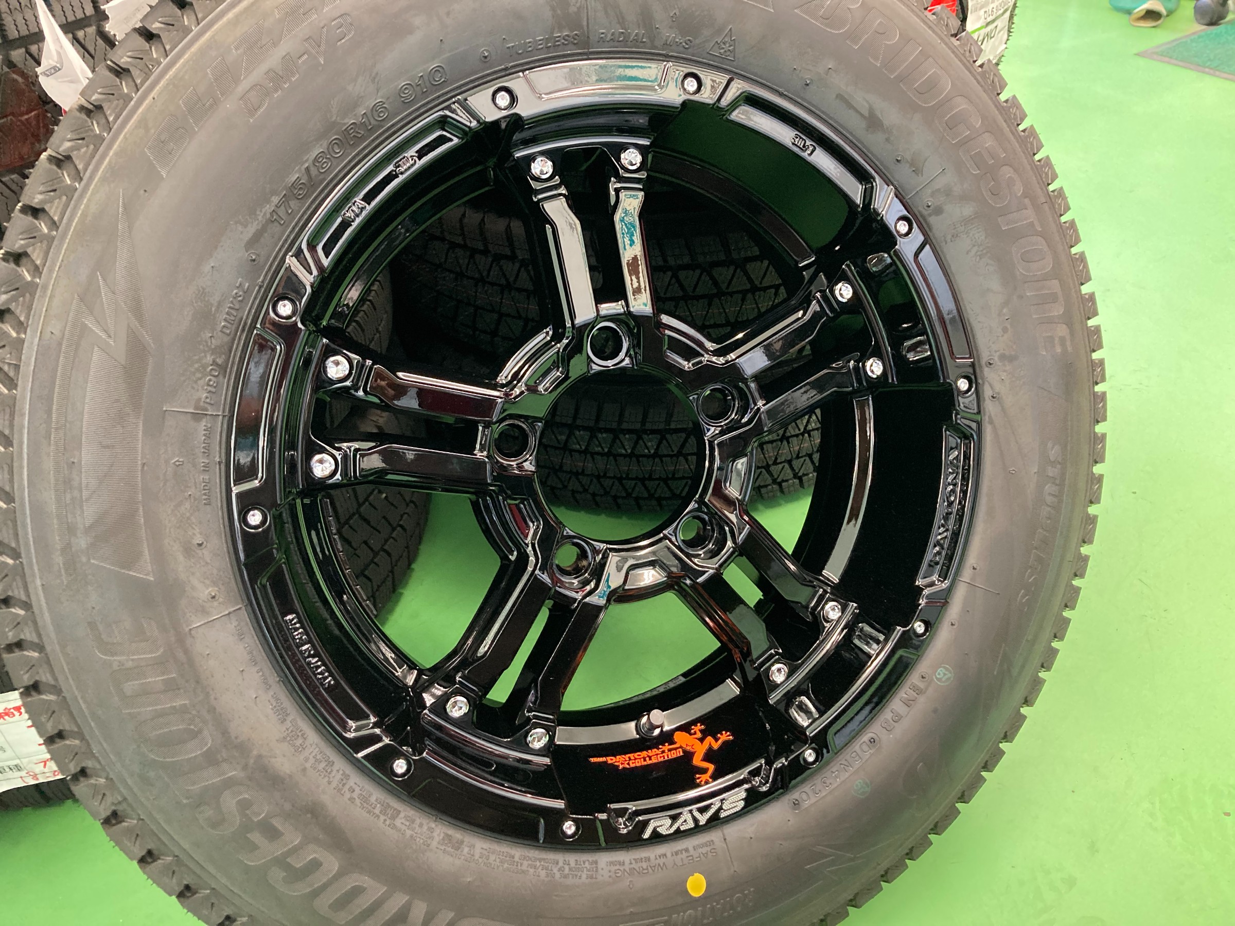 スズキ・ジムニー・JB64W】スタッドレスタイヤでもホイールには