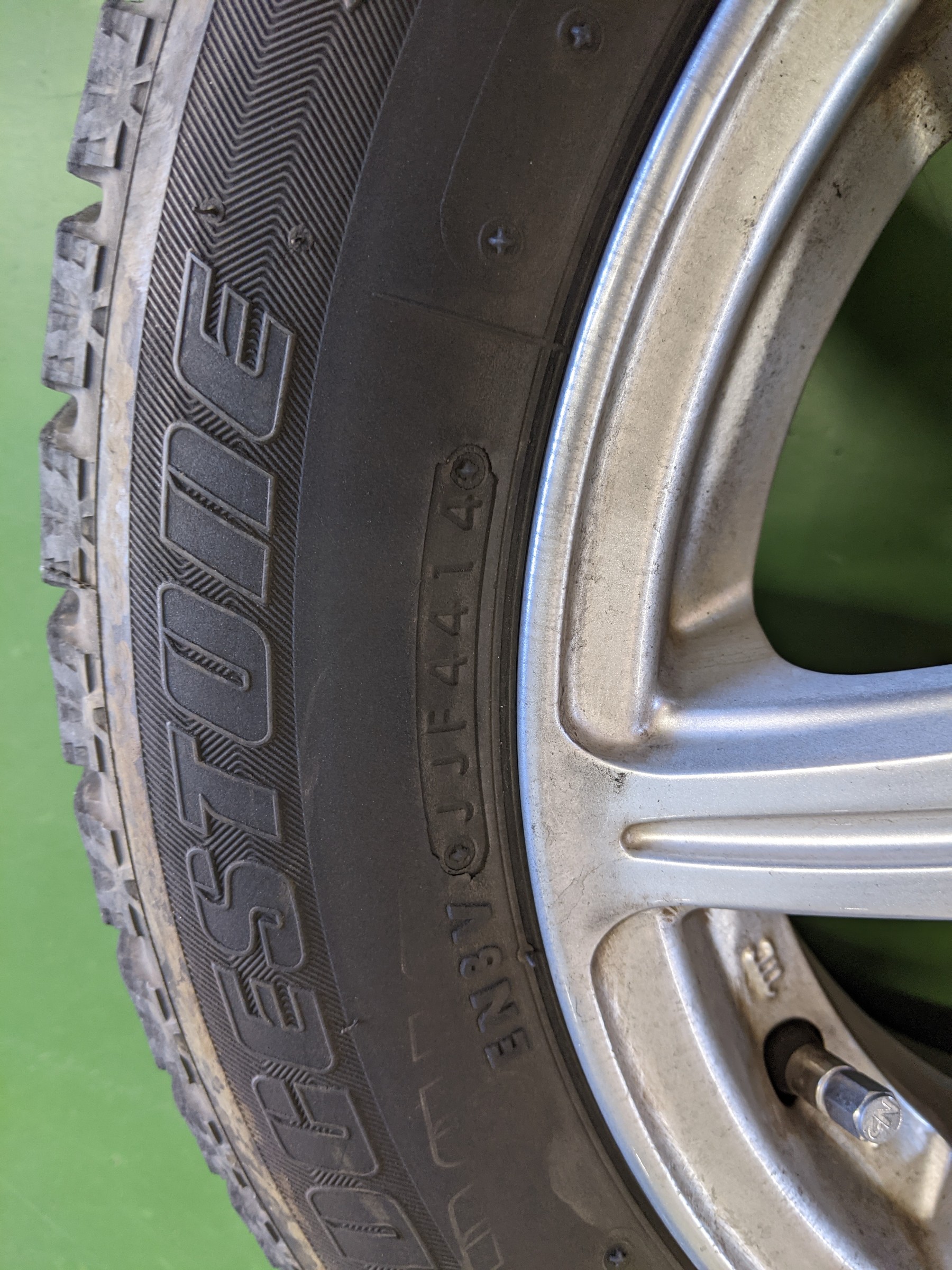 ホンダ N Box Jf1 スタッドレスタイヤ交換 ホンダ N Box タイヤ タイヤ ホイール関連 タイヤ ホイール交換 サービス事例 タイヤ館 うしく上柏田 茨城県のタイヤ カー用品ショップ タイヤからはじまる トータルカーメンテナンス タイヤ館グループ