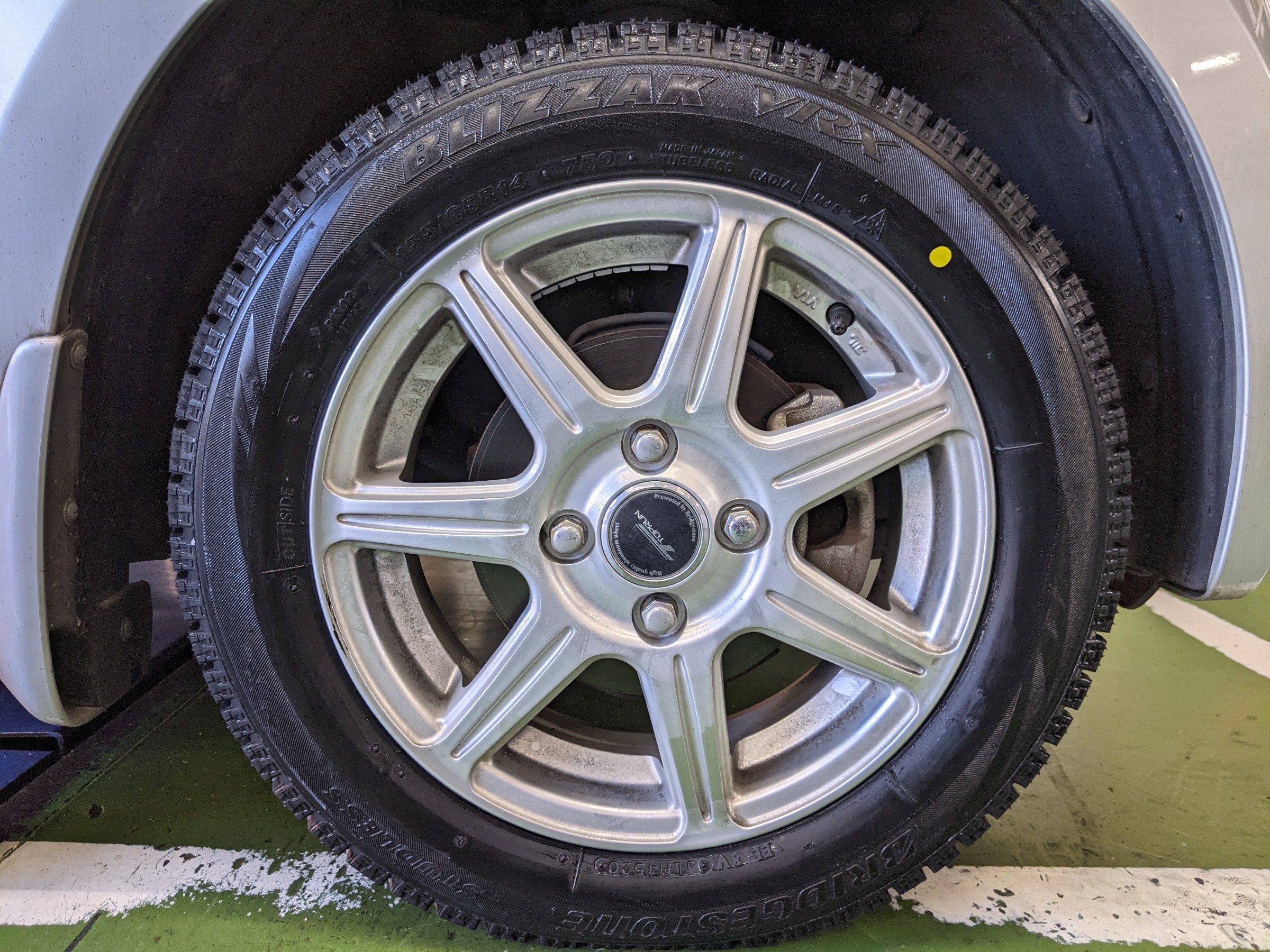 ホンダ・N-BOX・JF1】スタッドレスタイヤ交換 | 店舗おススメ情報