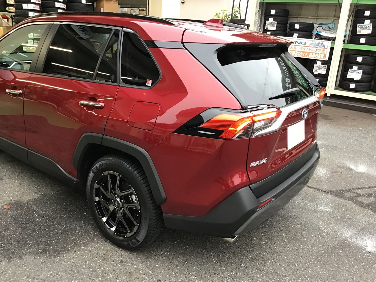 トヨタ「RAV4」AXAH54 ホイール交換 225/60R18 | トヨタ RAV4 ホイール