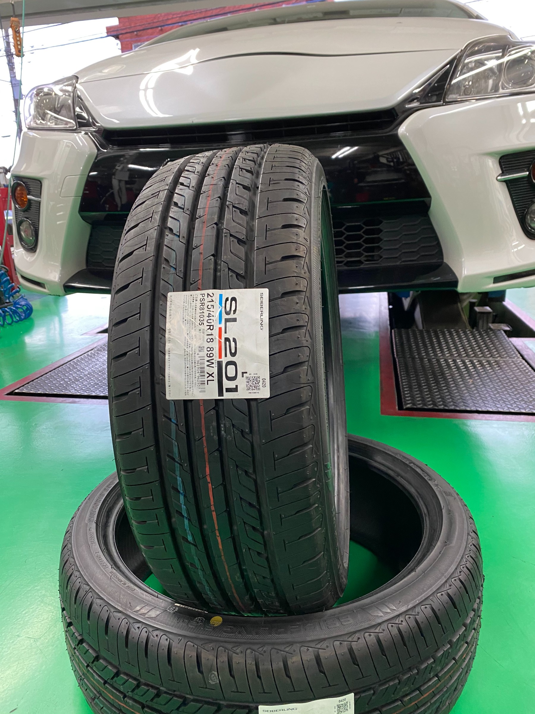 maroプリウスGs純正ホイール+セイバーリング製215/40R18タイヤ maro様専用プリウスGs純正ホイール+セイバーリング製215/40R18