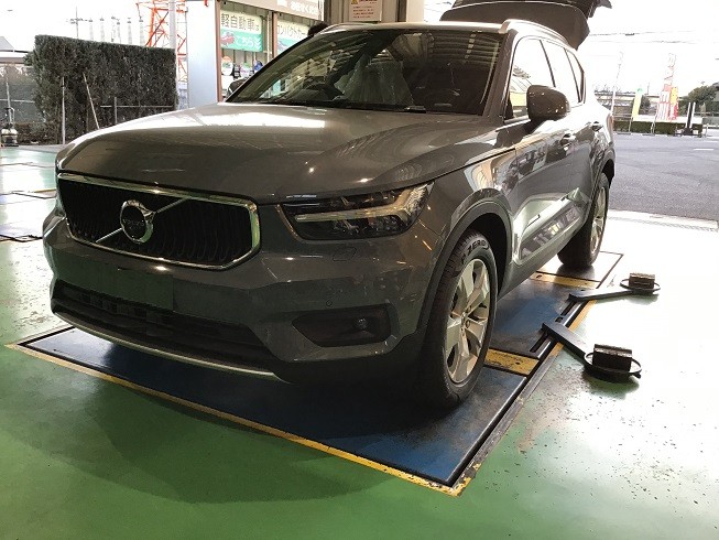 値段が激安 ボルボ XC40 スタッドレスタイヤ 225 65 R17 残量9.8㎜以上