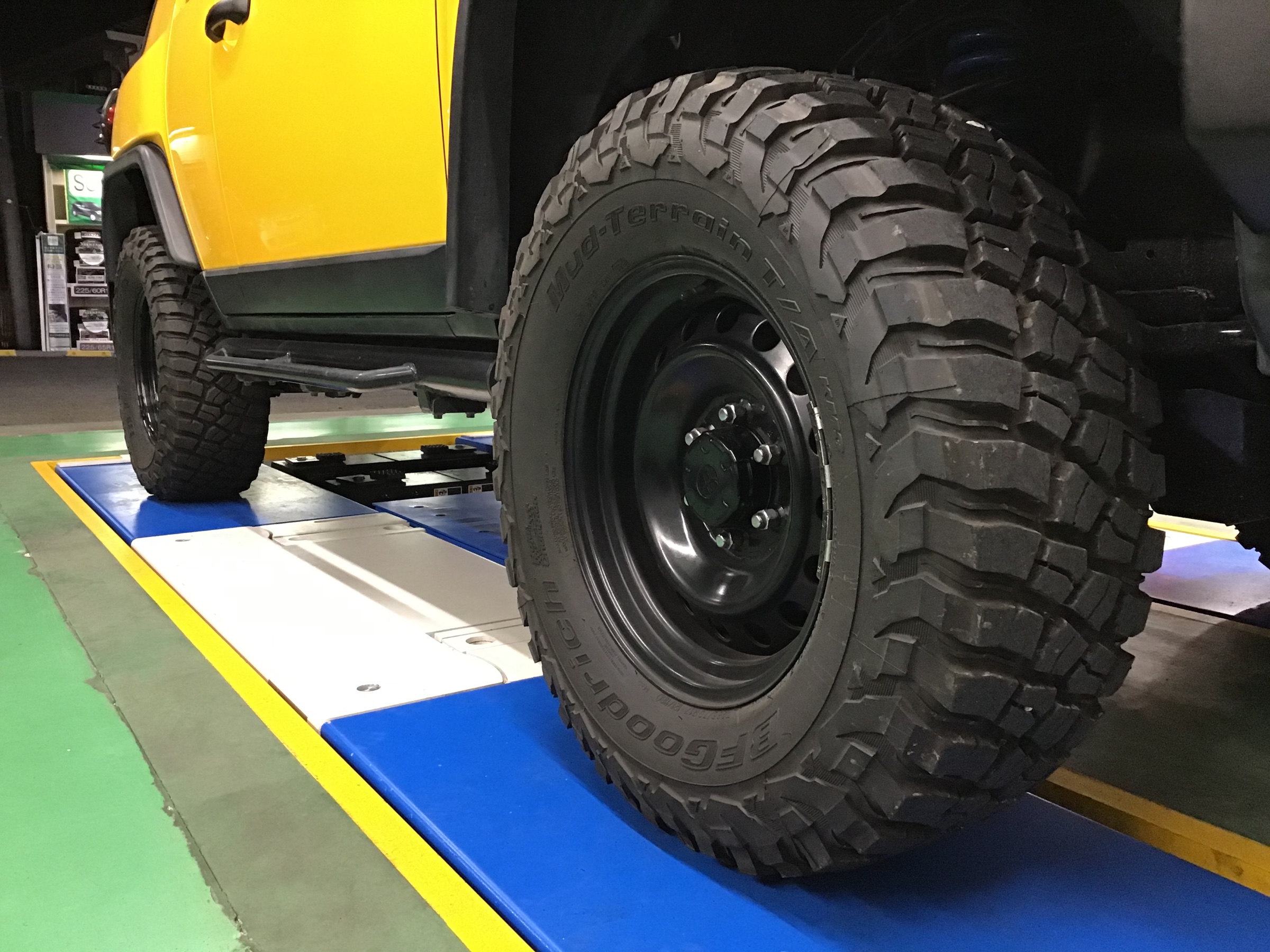 トヨタ・FJクルーザー タイヤ&アルミホイールセット！ | 店舗お