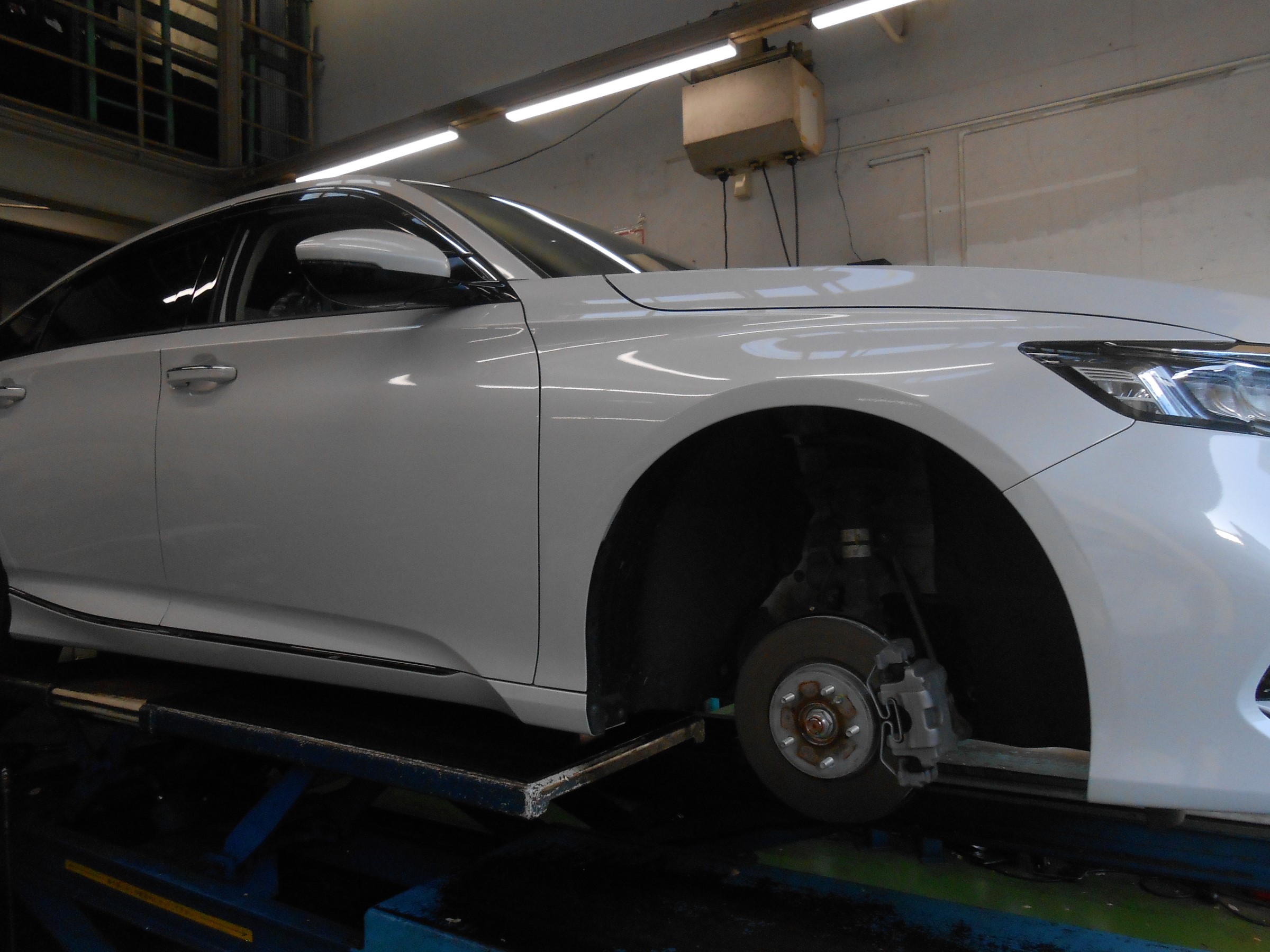 新型アコード スタッドレスタイヤ装着 ホンダ アコード タイヤ タイヤ保管取次 サービス事例 タイヤ館 板橋 東京都のタイヤ カー用品ショップ タイヤからはじまる トータルカーメンテナンス タイヤ館グループ