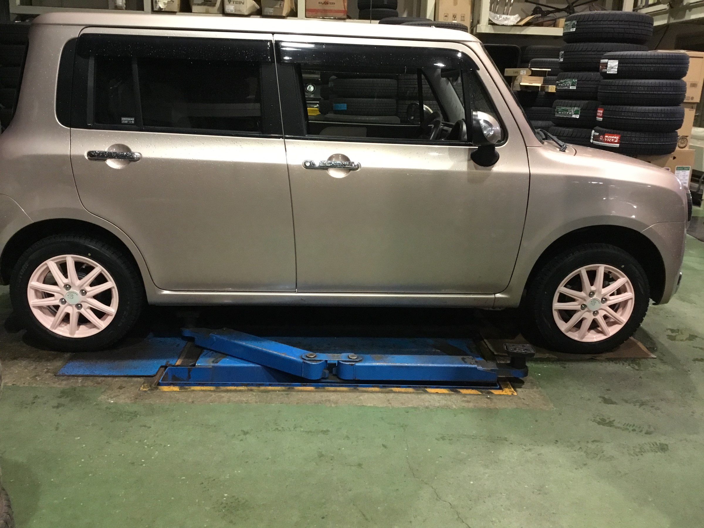 軽自動車用のかわいいホイールあります サービス事例 タイヤ館 横手 秋田県のタイヤ カー用品ショップ タイヤからはじまる トータルカーメンテナンス タイヤ館グループ