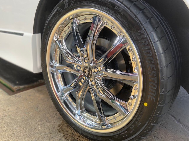 E52 エルグランド タイヤホイール取付け | 日産 エルグランド ホイール