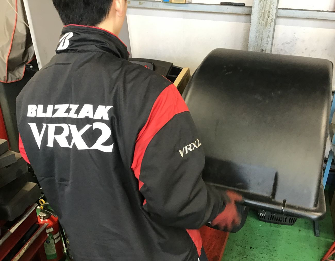 トヨタ「ノア」ZRR80G タイヤ交換 195/65Ｒ15 | トヨタ ノア タイヤ