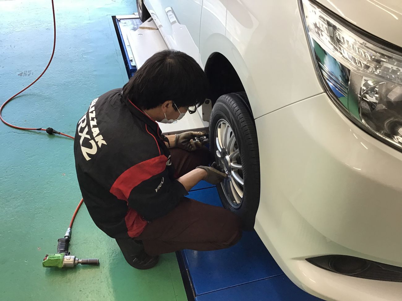 トヨタ「ノア」ZRR80G タイヤ交換 195/65Ｒ15 | トヨタ ノア タイヤ