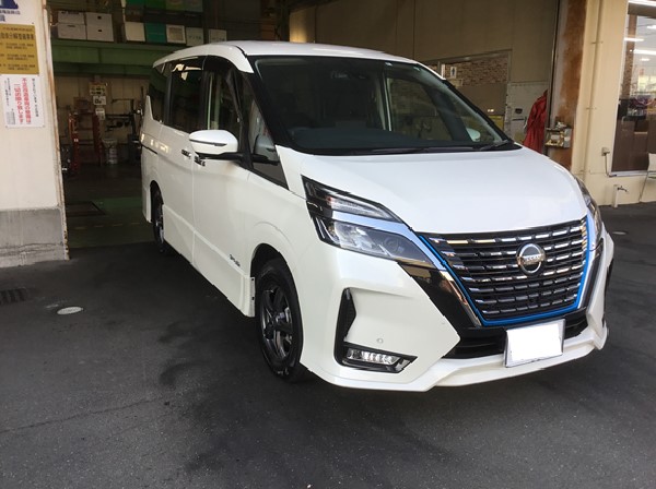 日産セレナ タイヤ&ホイール交換♪ | 日産 セレナe-POWER タイヤ