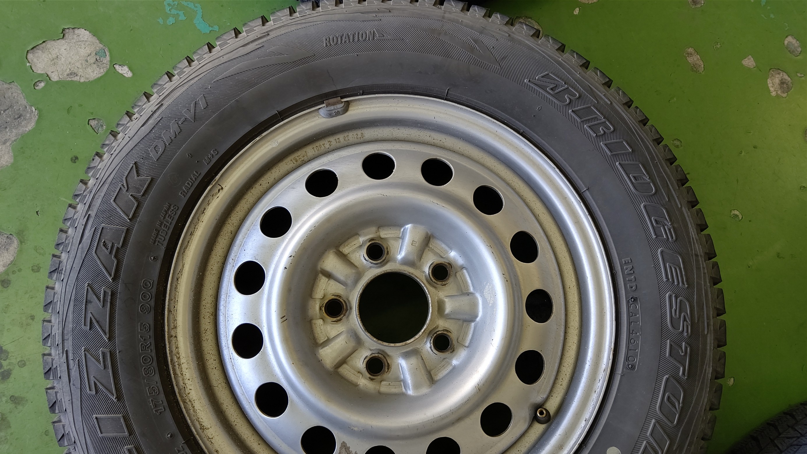 スタットレスタイヤ(ホイール付き) パジェロミニで使用、175