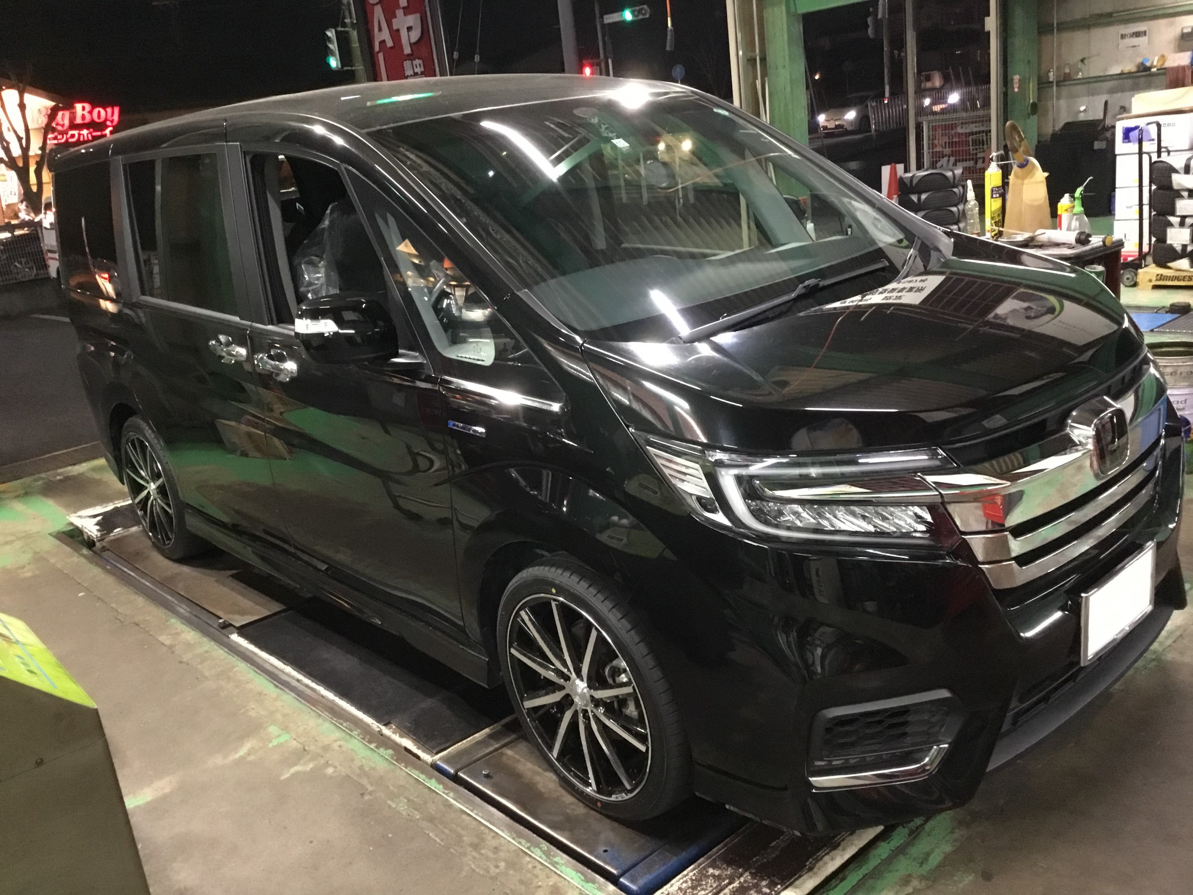 Rp5型ステップワゴンスパーダe Hev 車高調整式サスペンション取り付け アライメント調整 ホンダ ステップワゴン その他 パーツ取付 サスペンション取付 技術サービスブログ タイヤ館 鎌ヶ谷 千葉県のタイヤ カー用品ショップ タイヤからはじまる