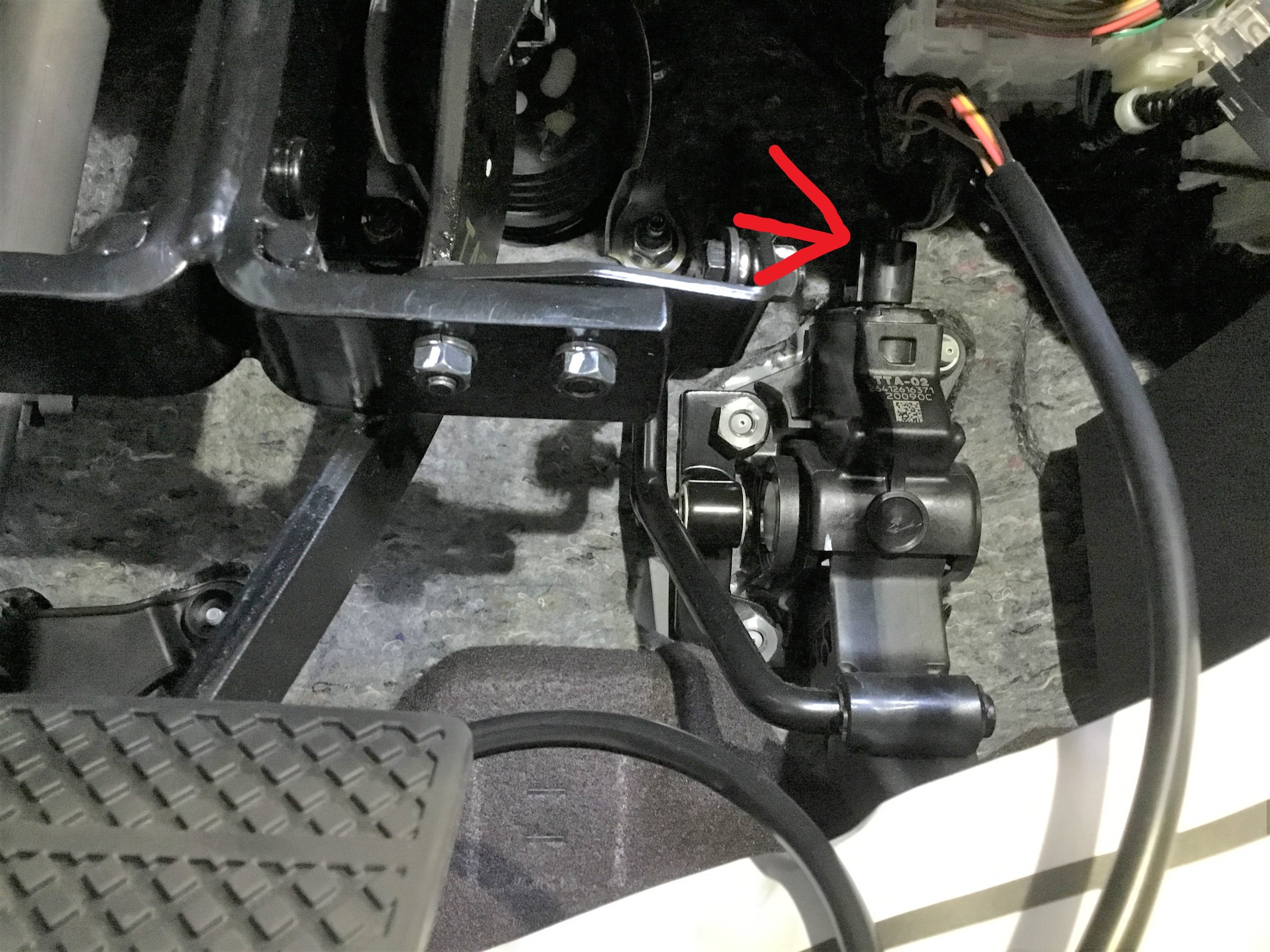 Jf3型n Boxカスタム スロットルコントローラー パワスロ 取り付け ホンダ N Boxカスタム その他 パーツ取付 各種用品取付 技術サービスブログ タイヤ館 鎌ヶ谷 千葉県のタイヤ カー用品ショップ タイヤからはじまる トータルカーメンテナンス タイヤ館グループ