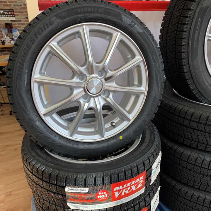 クリスマスローズ 175/55R15 アルミホイール付スタッドレス4本セット