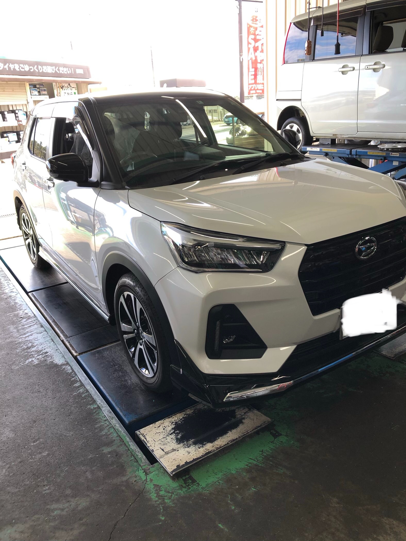 【大阪手渡し】BRIDGESTONE スタッドレス ロッキー 195/60/17 大阪手渡し】BRIDGESTONE スタッドレス ロッキー 195/60/17 ダイハツ