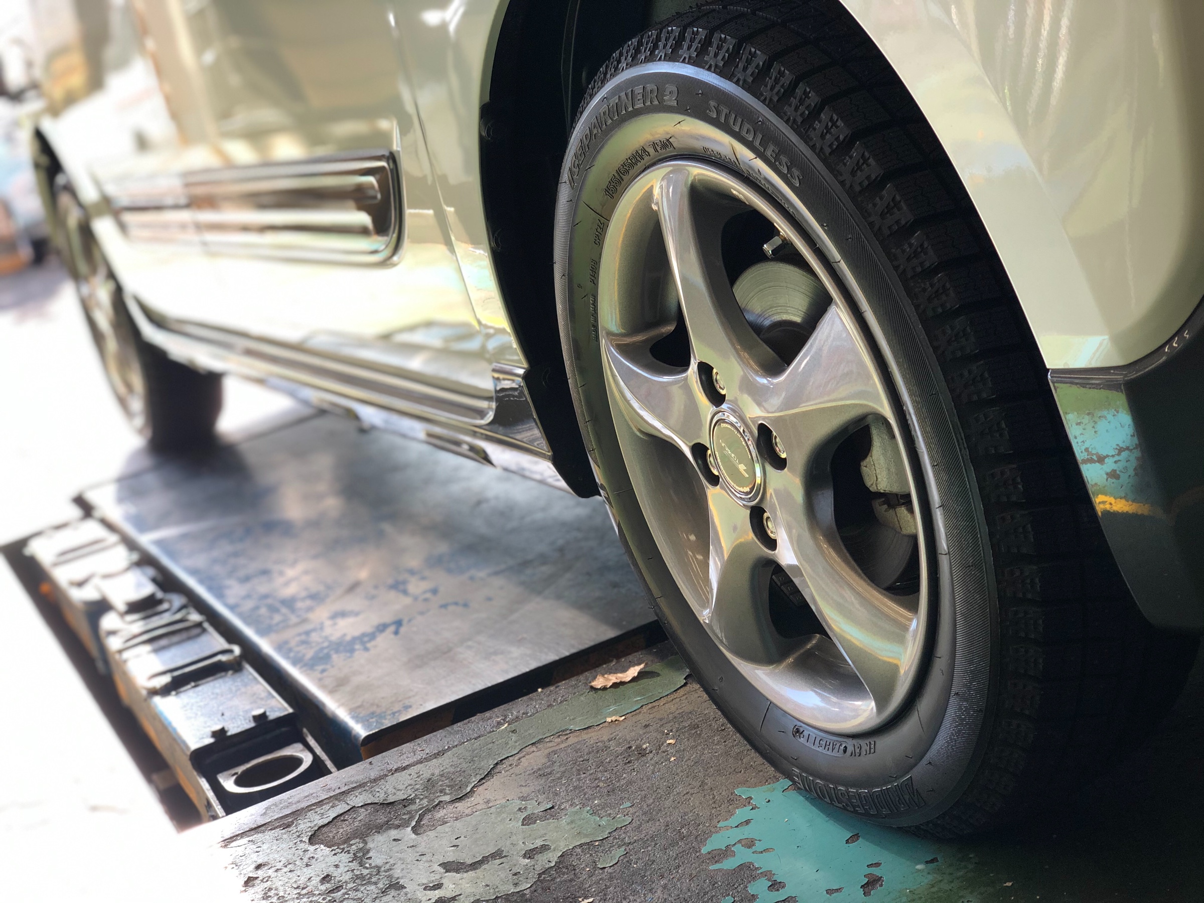 スペーシアギヤ 純正ホイールセット スタッドレスタイヤ 連休中値引き