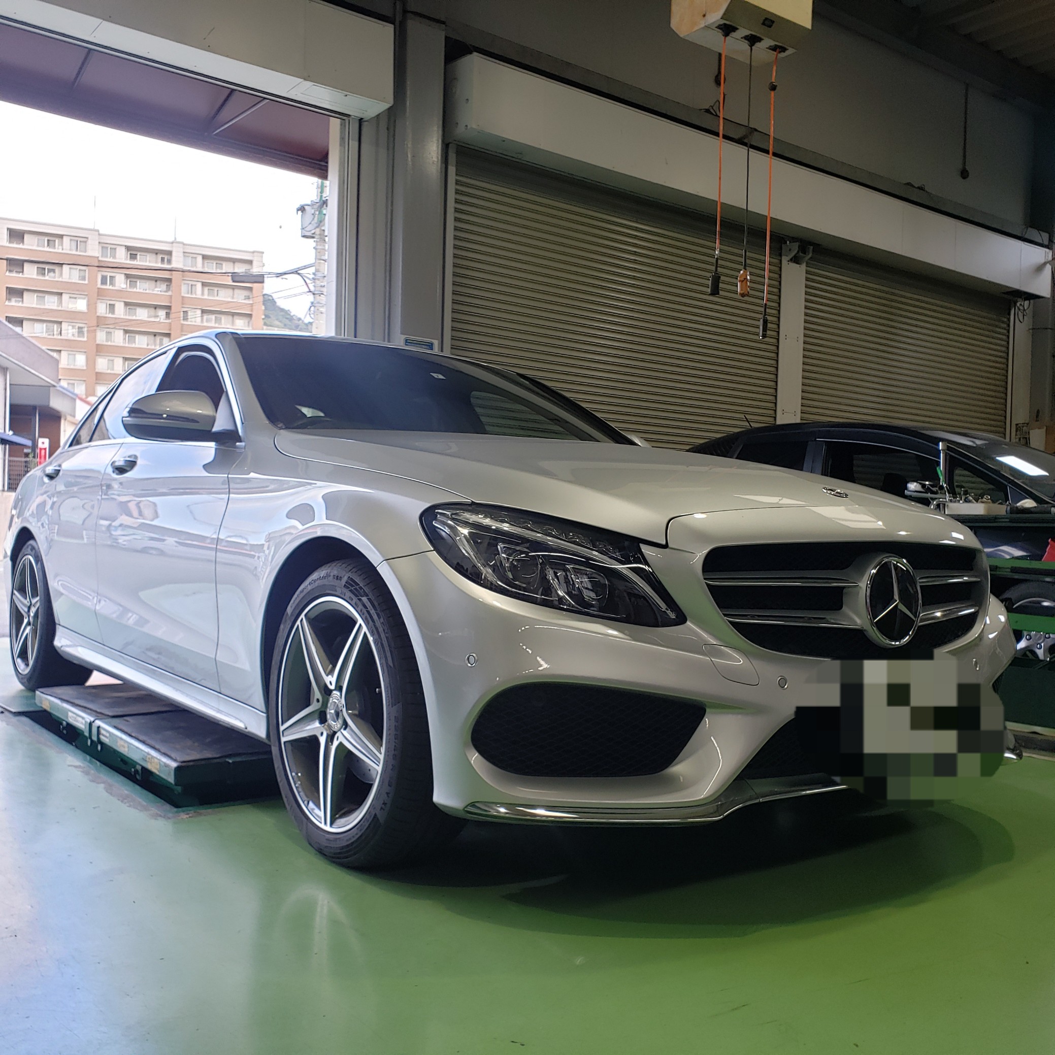 メルセデス ベンツ ｃ2ｄ マフラー防錆施工しました 技術サービス施工事例 タイヤ館 福岡東 タイヤからはじまる トータルカーメンテナンス タイヤ館グループ