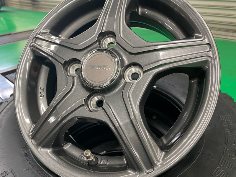 軽トラをオシャレかつ機能的に！ トップランVR5+ブリヂストン