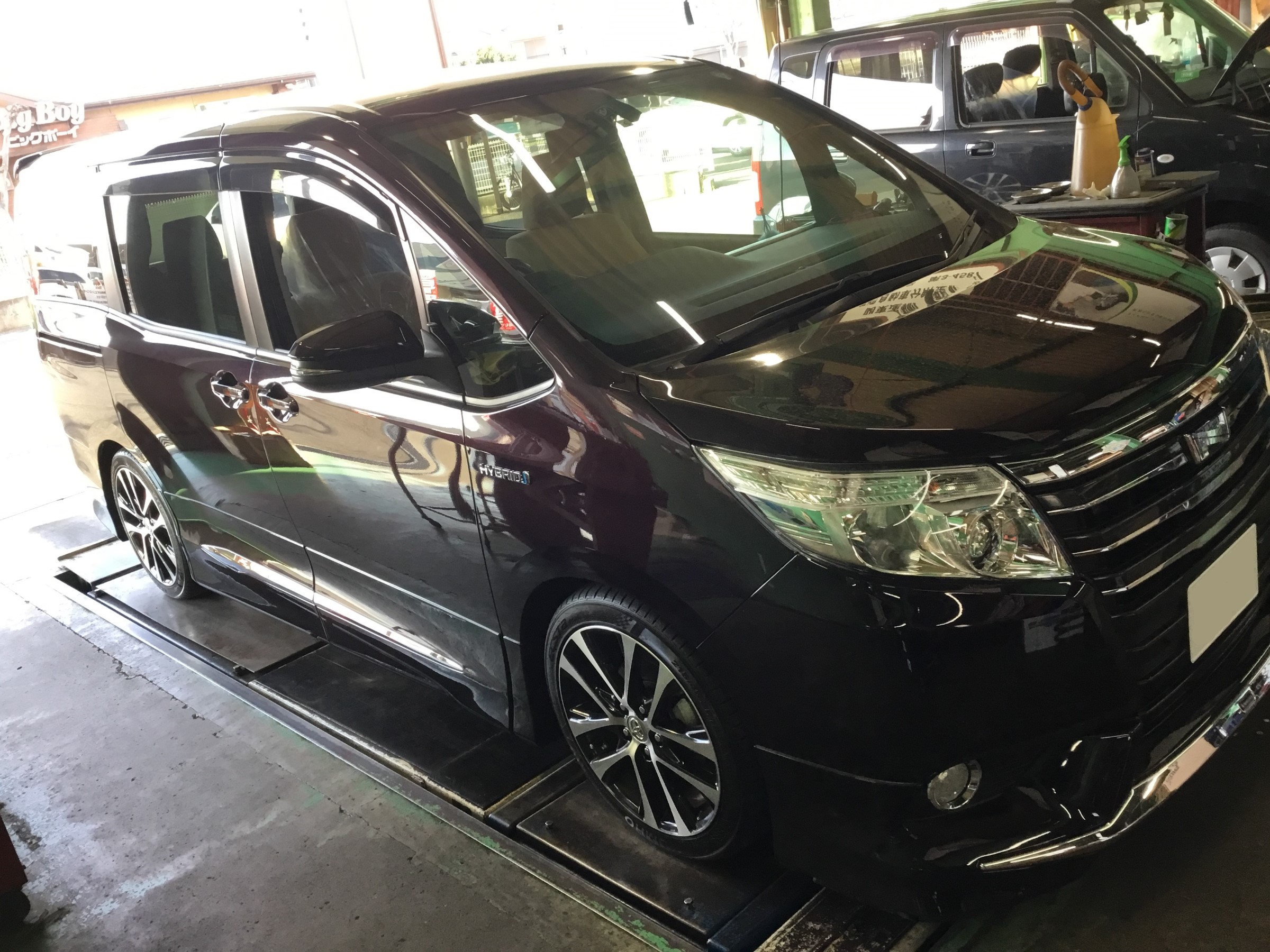 Zwr80g型エスクァイア ダウンサス装着で車高アップ トヨタ エスクァイア その他 パーツ取付 サスペンション取付 技術サービスブログ タイヤ館 鎌ヶ谷 千葉県のタイヤ カー用品ショップ タイヤからはじまる トータルカーメンテナンス タイヤ館グループ