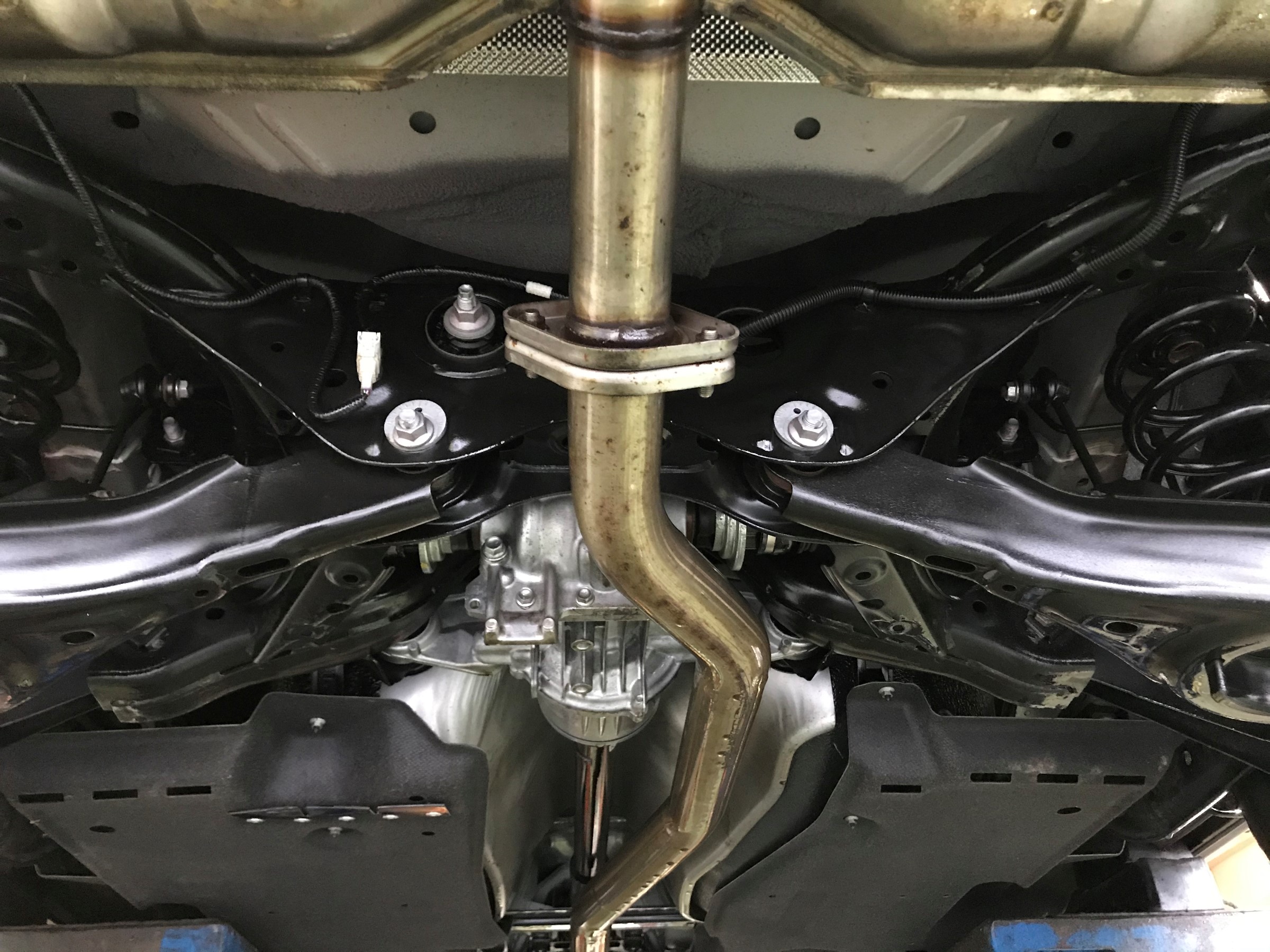 Cx 8を防錆コーティング マツダ Cx 8 その他 その他 下まわり防錆処理 サービス事例 タイヤ館 青森 タイヤからはじまる トータルカーメンテナンス タイヤ館グループ