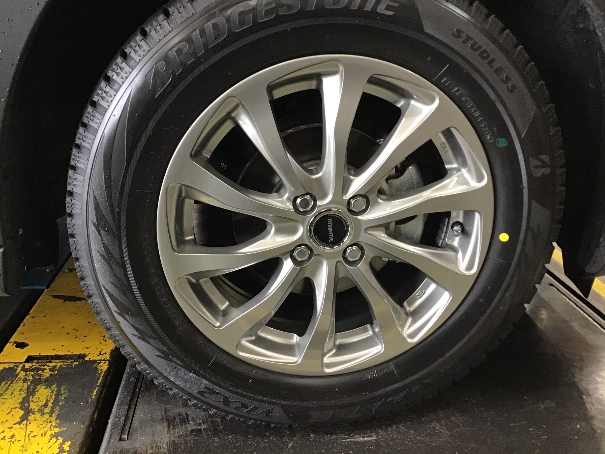 haru-umi様専用です】2023年製 エスクァイア ブリザックVRX2 トヨタ