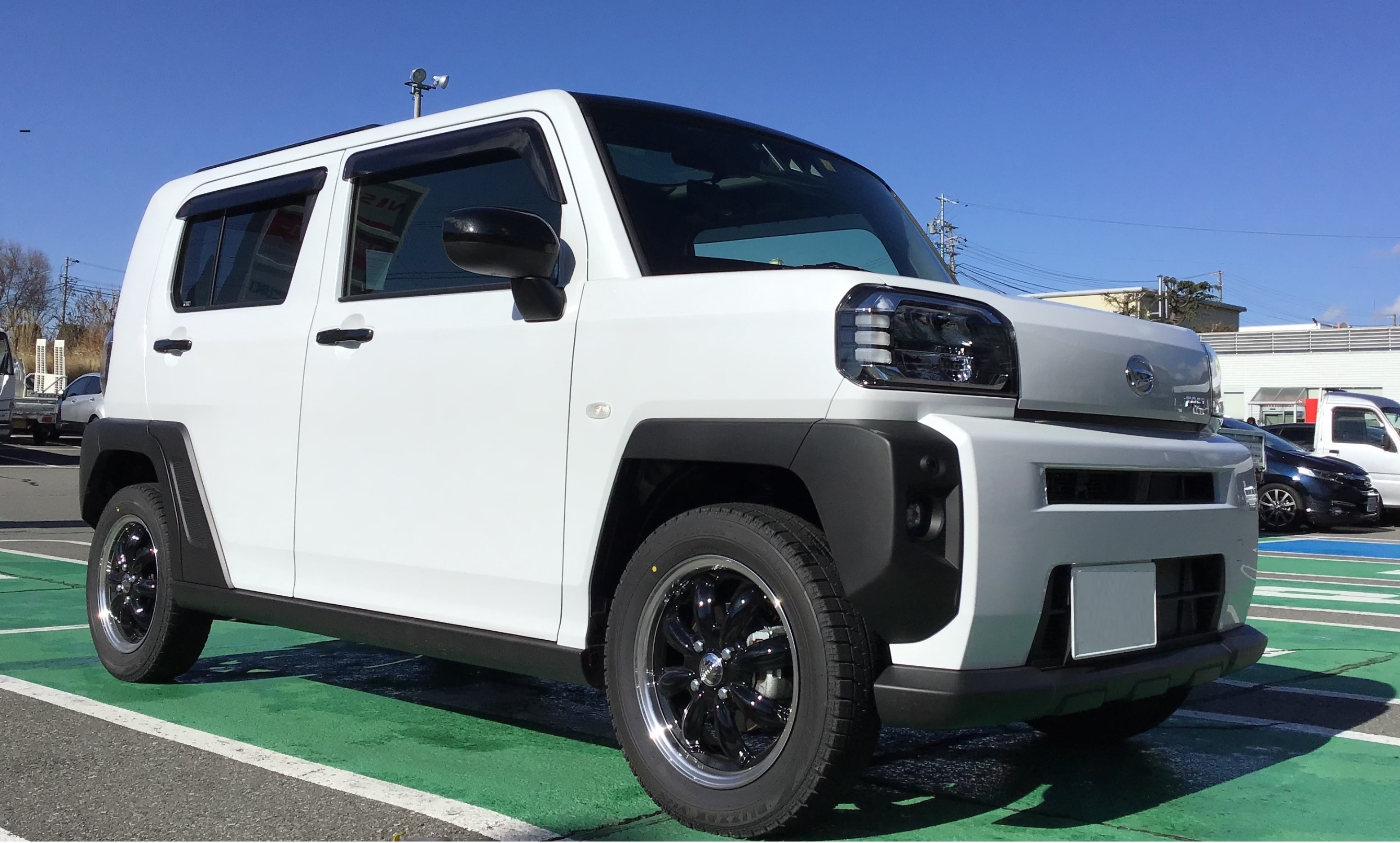 スタッドレスでもオシャレに | ダイハツ タフト ホイール タイヤ