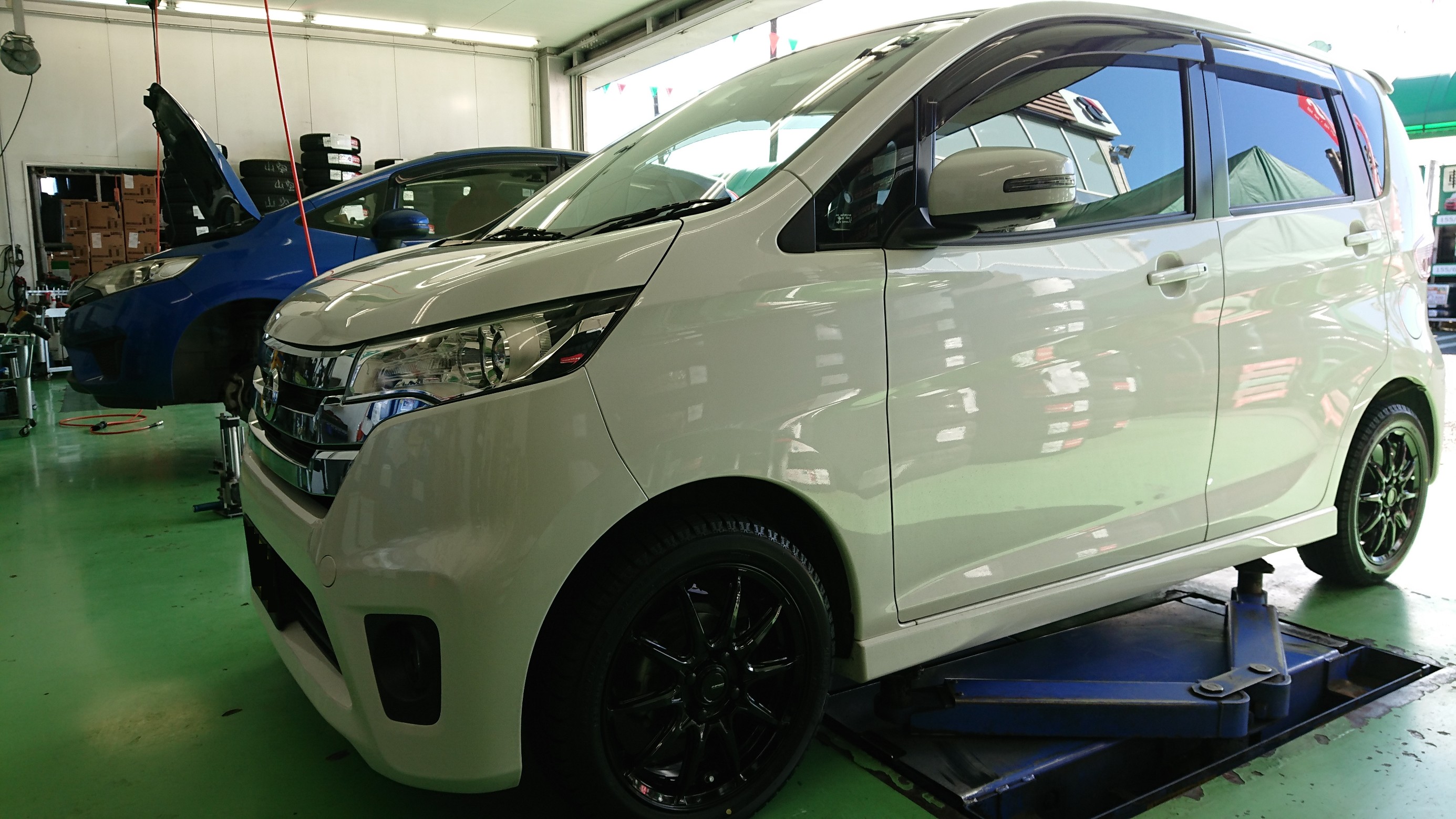ニッサン・デイズ B21W】スタッドレスホイールセットで交換です