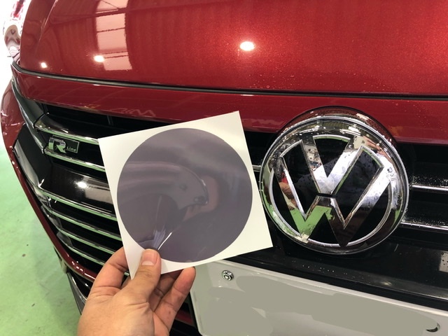 Volkswagen アルテオン R-line に CORE OBJ フロントエンブレム