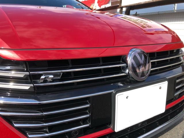 Volkswagen アルテオン R-line に CORE OBJ フロントエンブレム