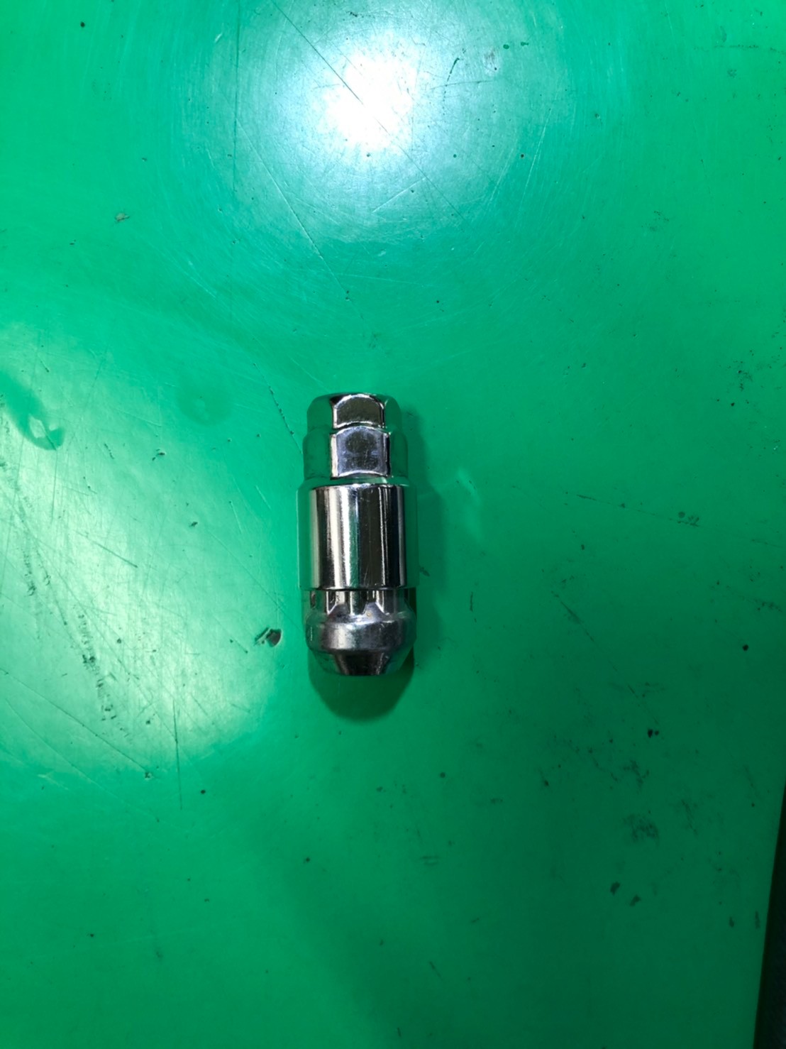 ロックナット外し 困っている方はぜひぜひ スタッフ日記 タイヤ館 瀬谷 神奈川県のタイヤ カー用品ショップ タイヤからはじまる トータルカーメンテナンス タイヤ館グループ