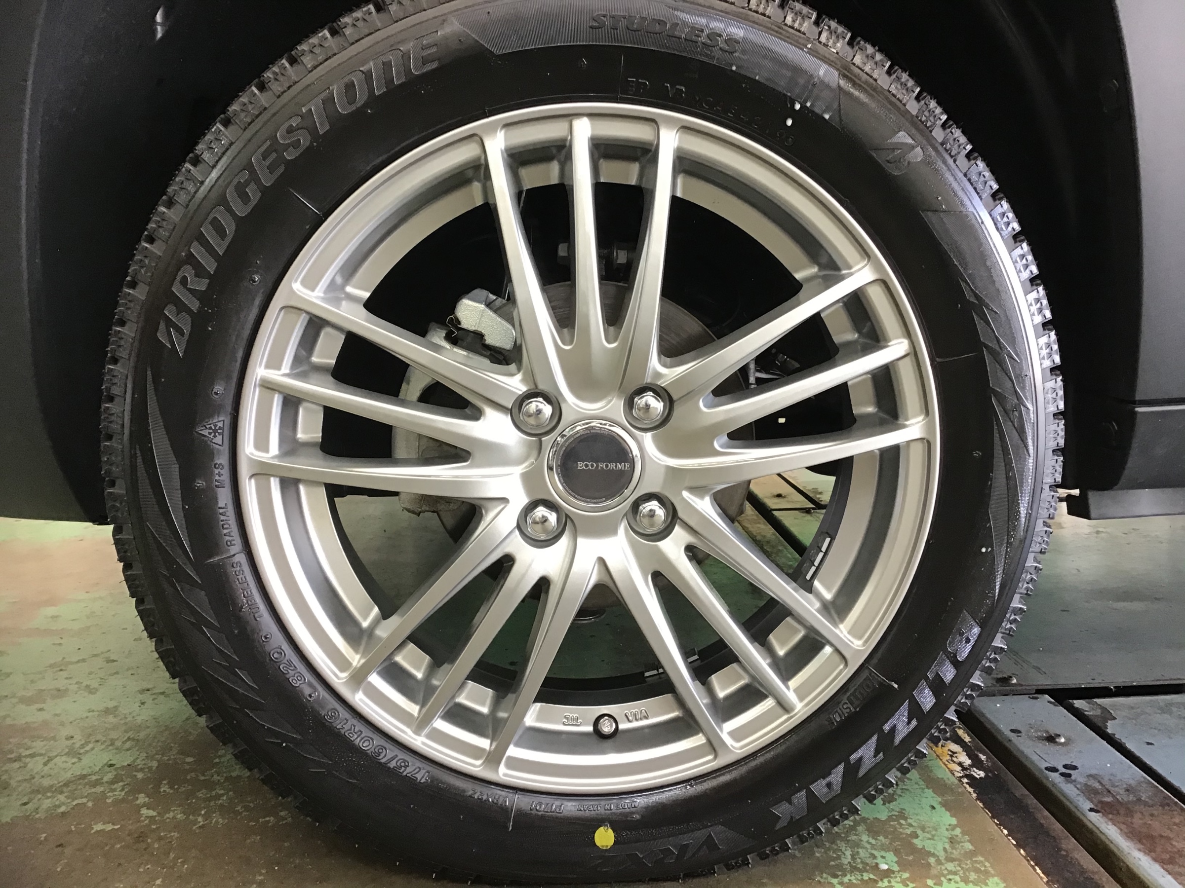 クロスビーにスタッドレスタイヤホイールセットを装着 | 店舗おススメ