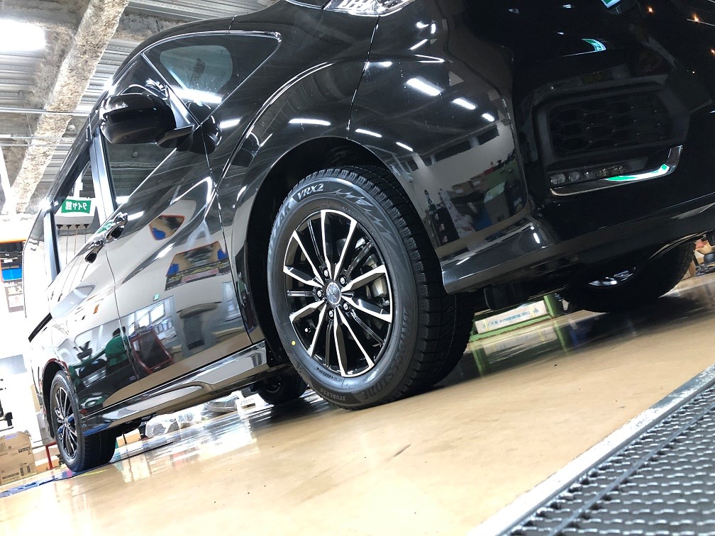 新品同様 ホイール付スタッドレス ステップワゴンなど ステップワゴンにスタッドレスタイヤ取付 | 店舗おススメ情報 | タイヤ