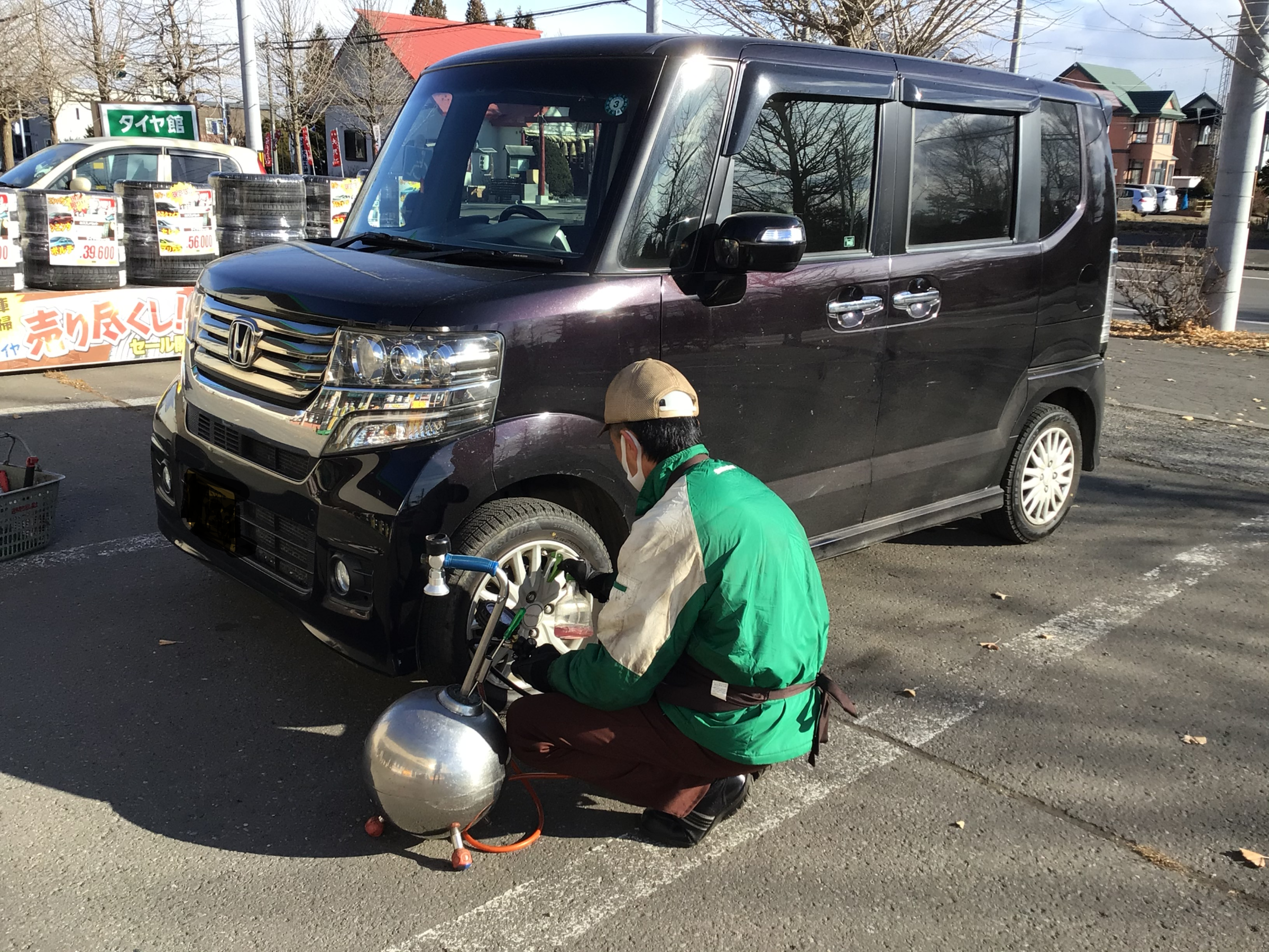 ご自宅でタイヤ交換された方 空気圧調整 ﾅｯﾄ増締め確認無料です スタッフ日記 タイヤ館 恵庭 タイヤからはじまる トータルカーメンテナンス タイヤ館グループ