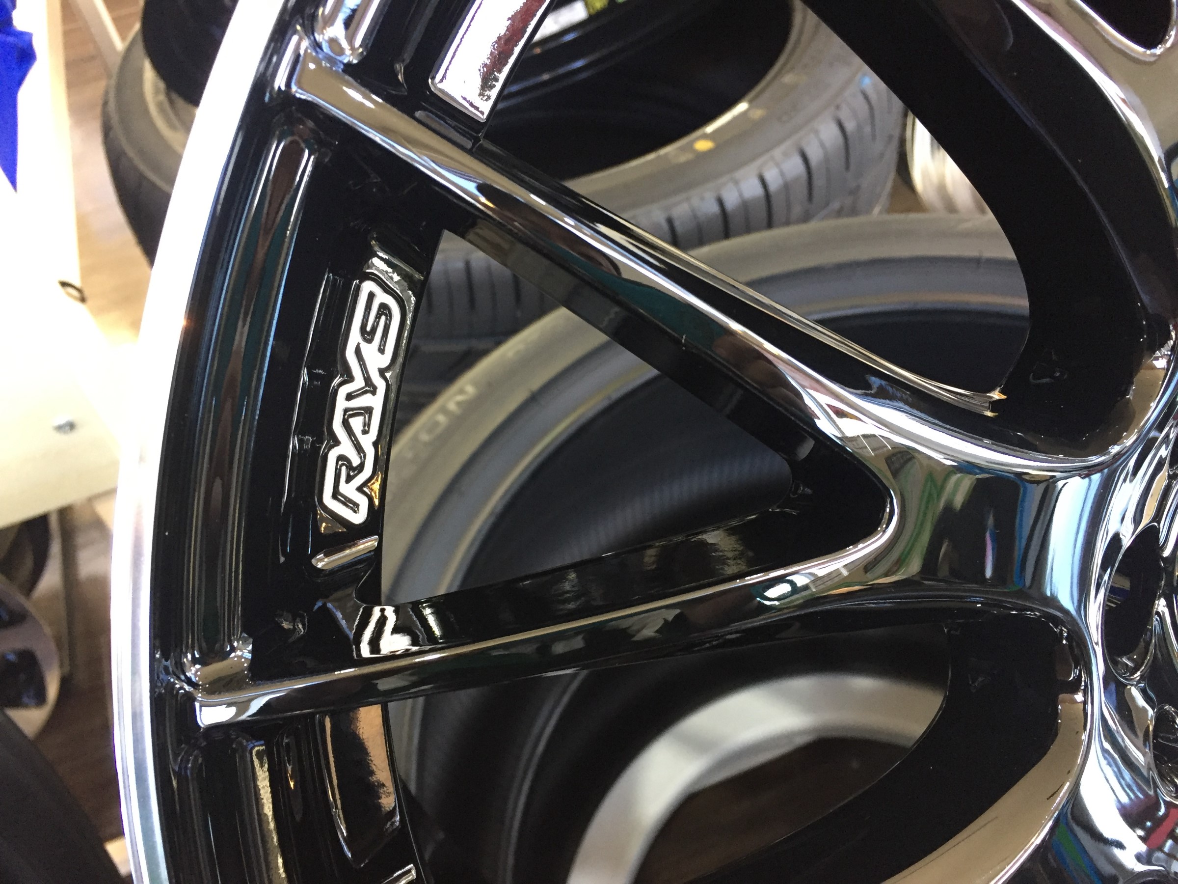 ☆アルミ入荷情報☆RAYS HOMURA 2X9PLUS | 店舗おススメ情報 | タイヤ