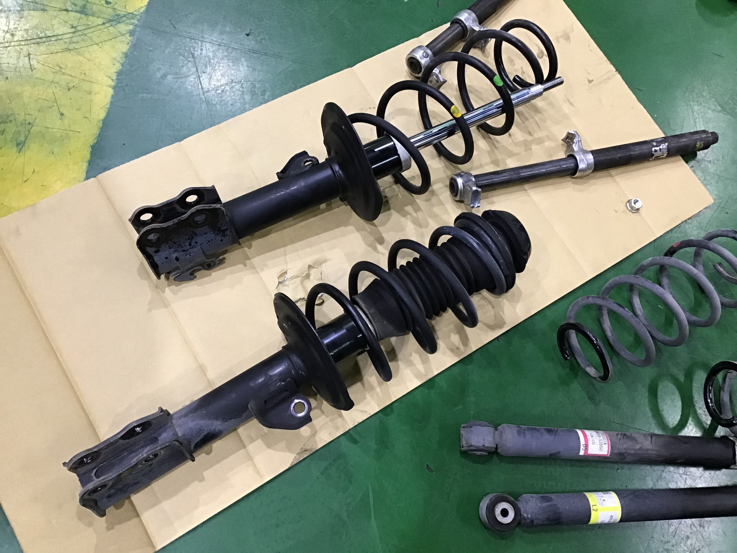 Tein 車高調 でカッコ良くローダウン ﾟwﾟ ﾉ トヨタ ラクティス サービス事例 タイヤ館 熊谷 タイヤからはじまる トータルカーメンテナンス タイヤ館グループ