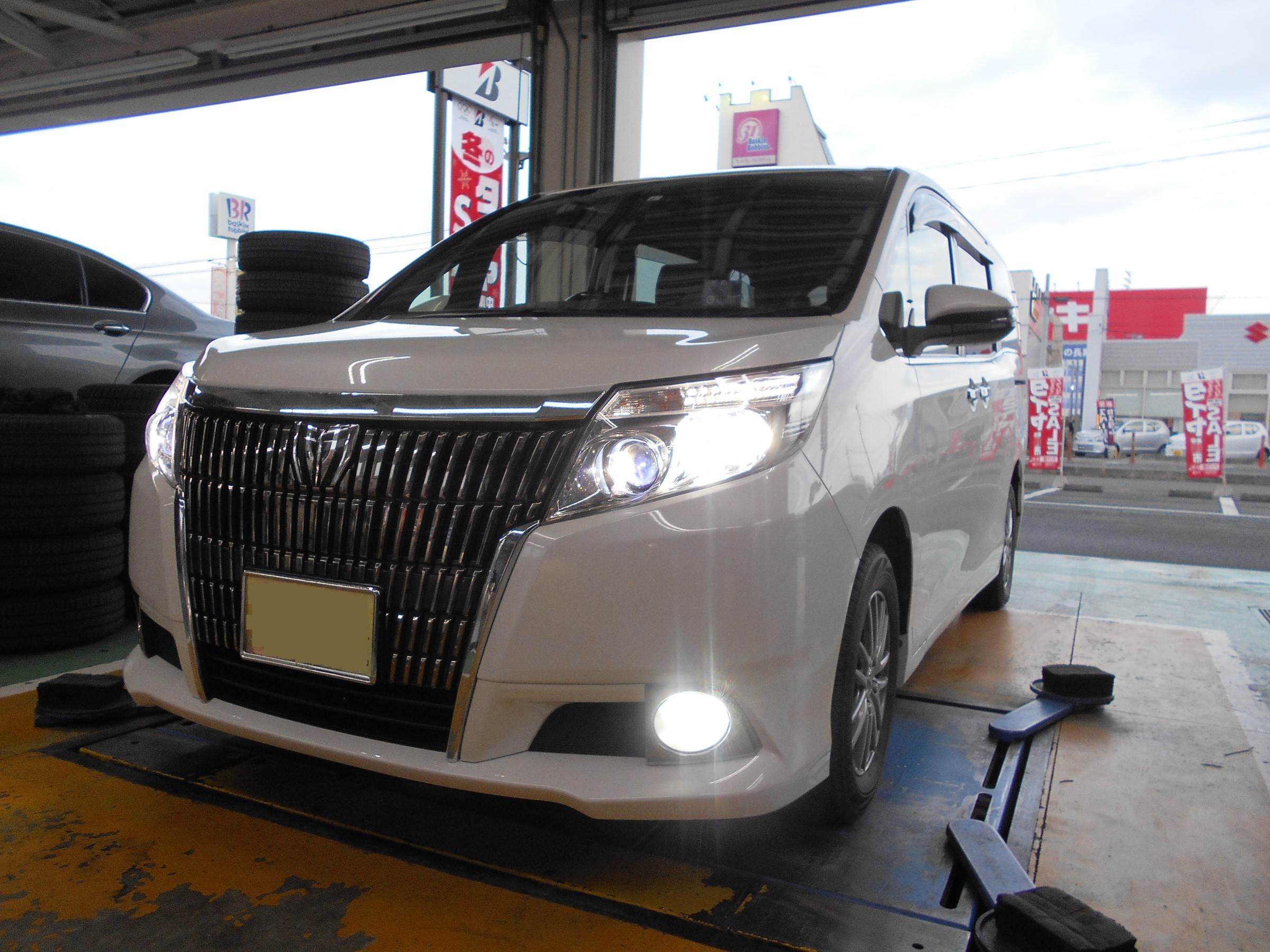 エスクァイア】LEDヘッドライトバルブ＆フォグランプバルブ取付