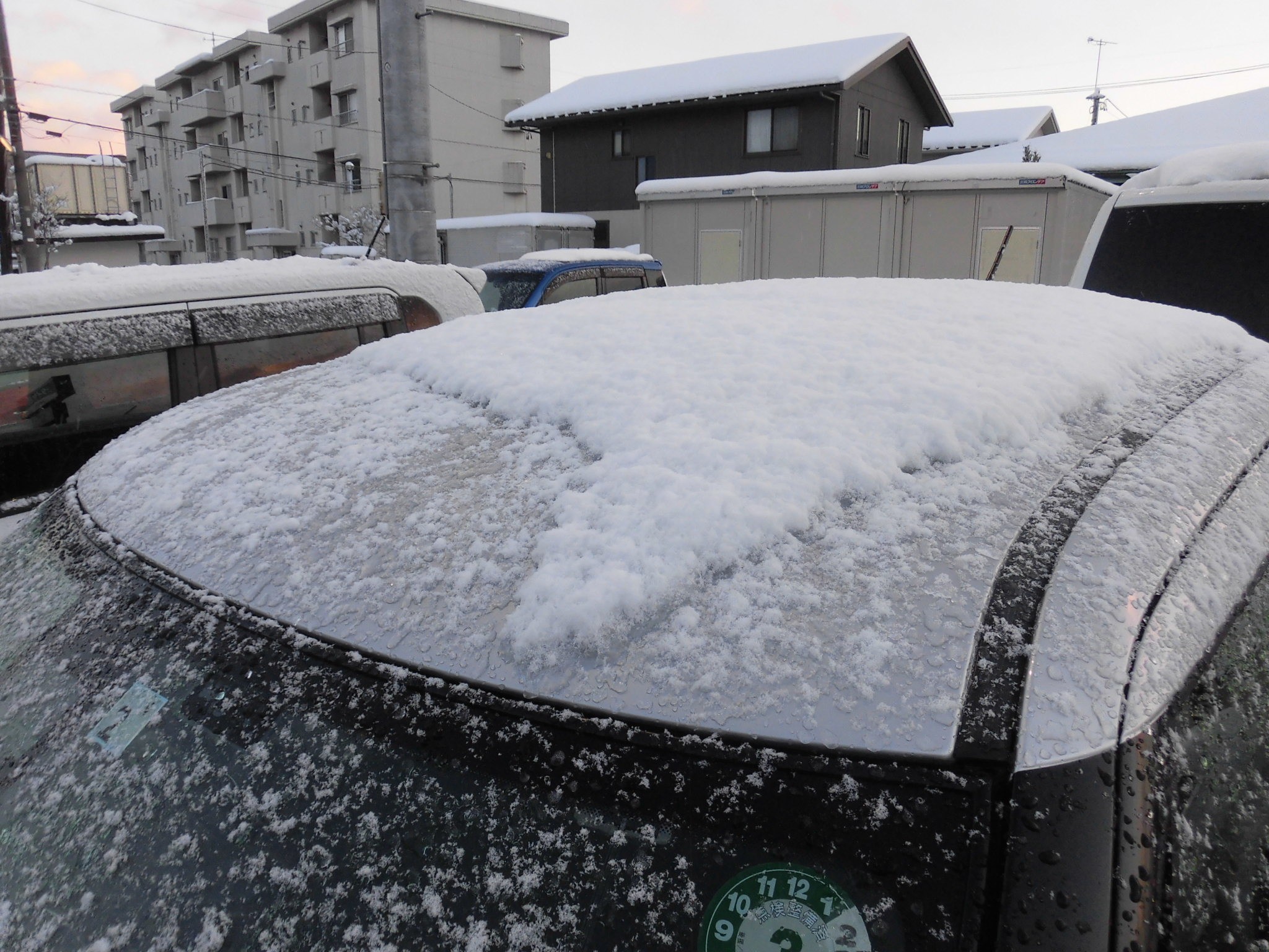 スノーブラシ積んでますか スタッフ日記 タイヤ館 福島 福島県のタイヤ カー用品ショップ タイヤからはじまる トータルカーメンテナンス タイヤ館グループ